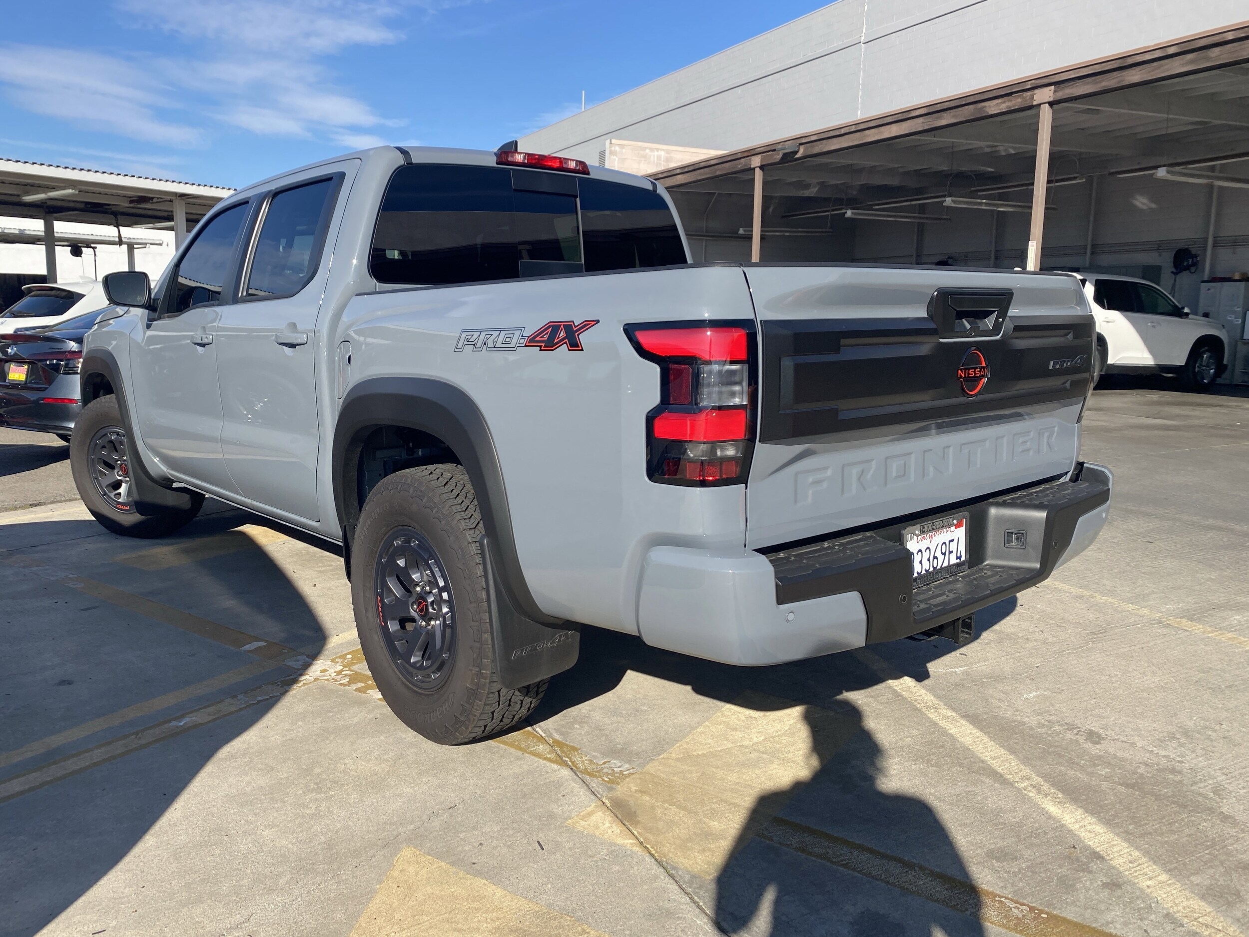2025 Nissan Frontier PRO-4X Crew Cab photo 2