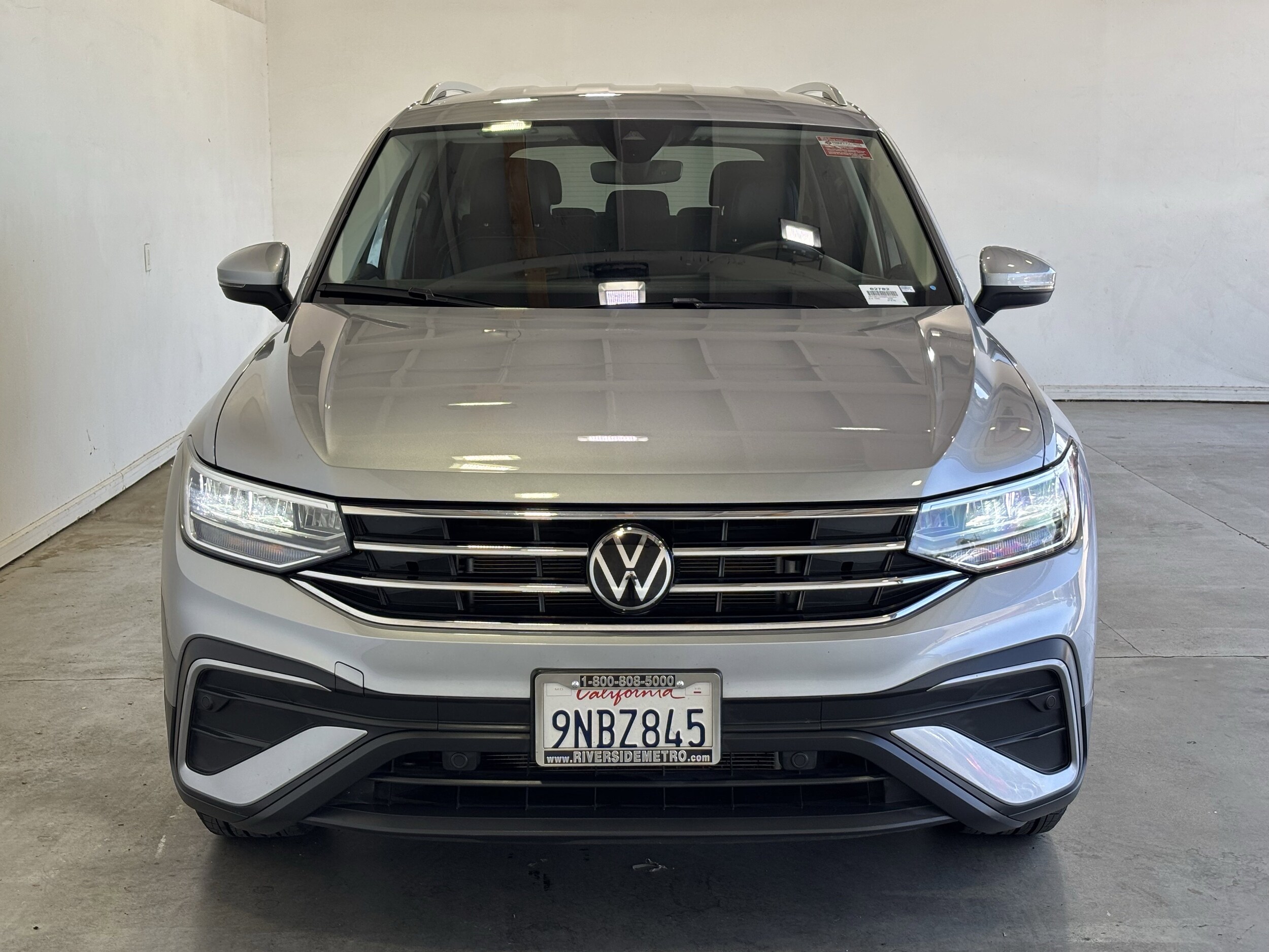 2024 Volkswagen Tiguan SE Wolfsburg Edition photo 2