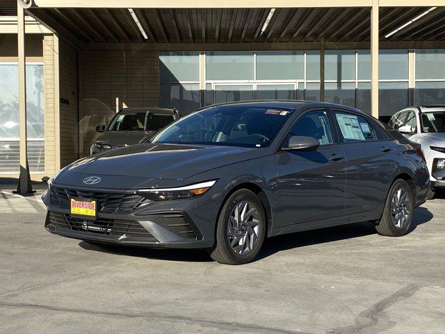2025 Hyundai Elantra Hybrid Blue photo 2