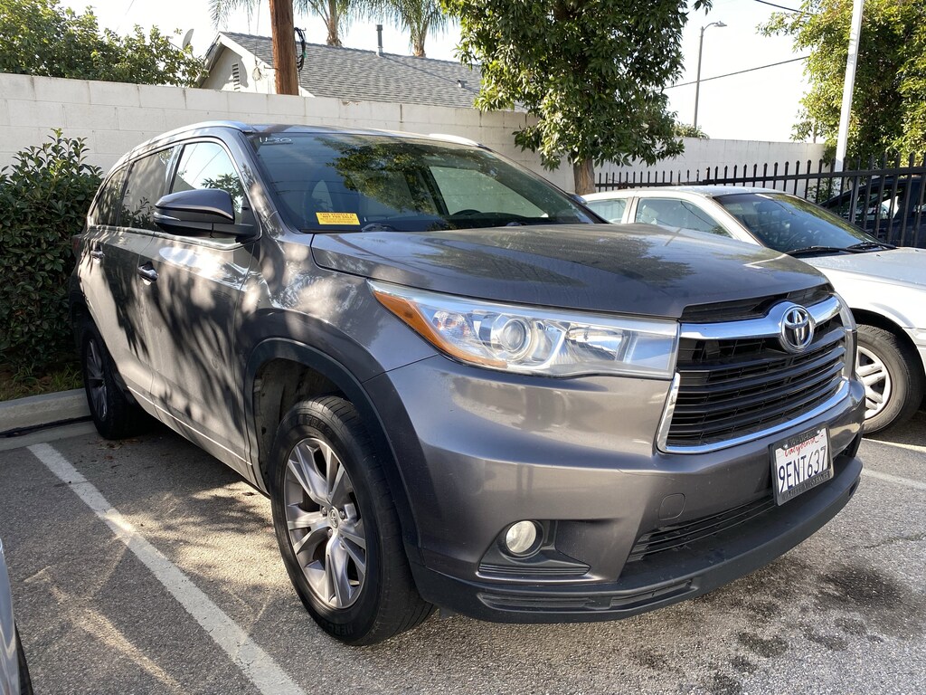 Used 2015 Toyota Highlander XLE V6 SUV