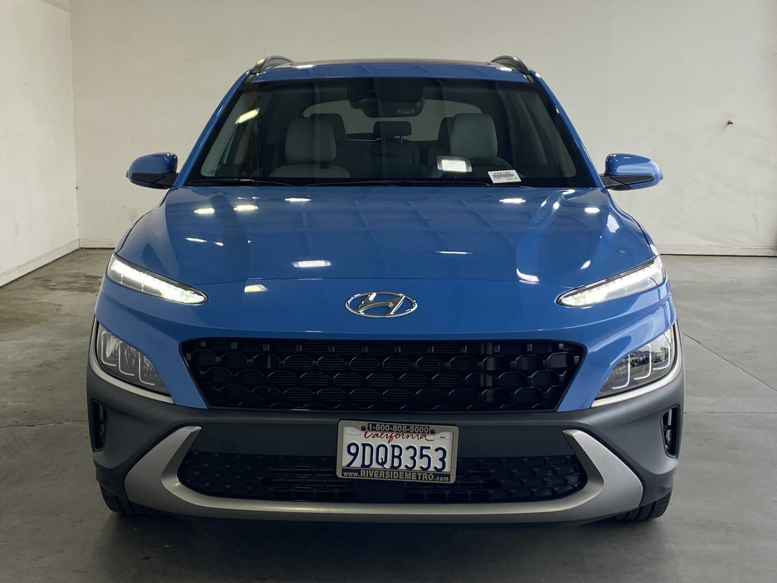 2023 Hyundai Kona Limited photo 2