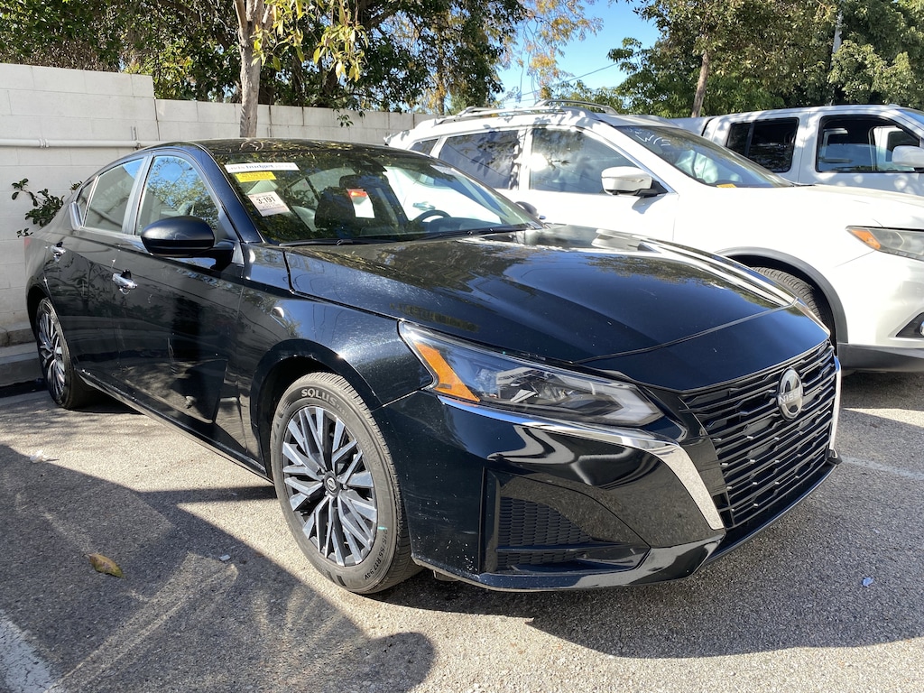 Used 2024 Nissan Altima 2.5 SV Sedan