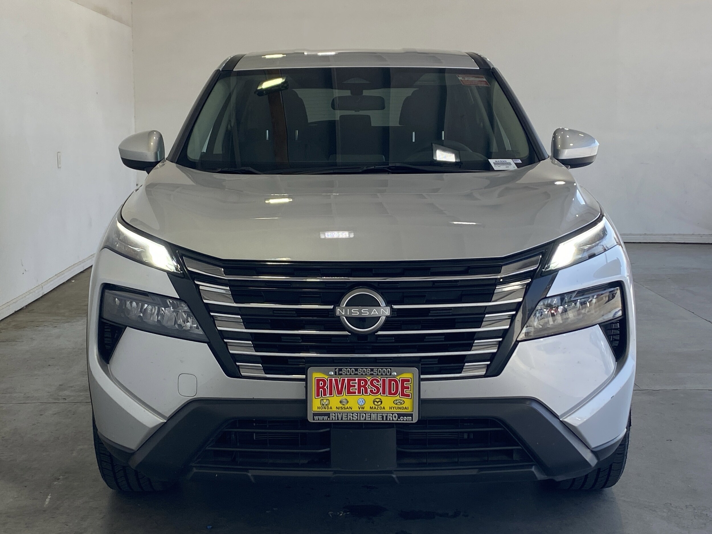 2024 Nissan Rogue SV AWD photo 2