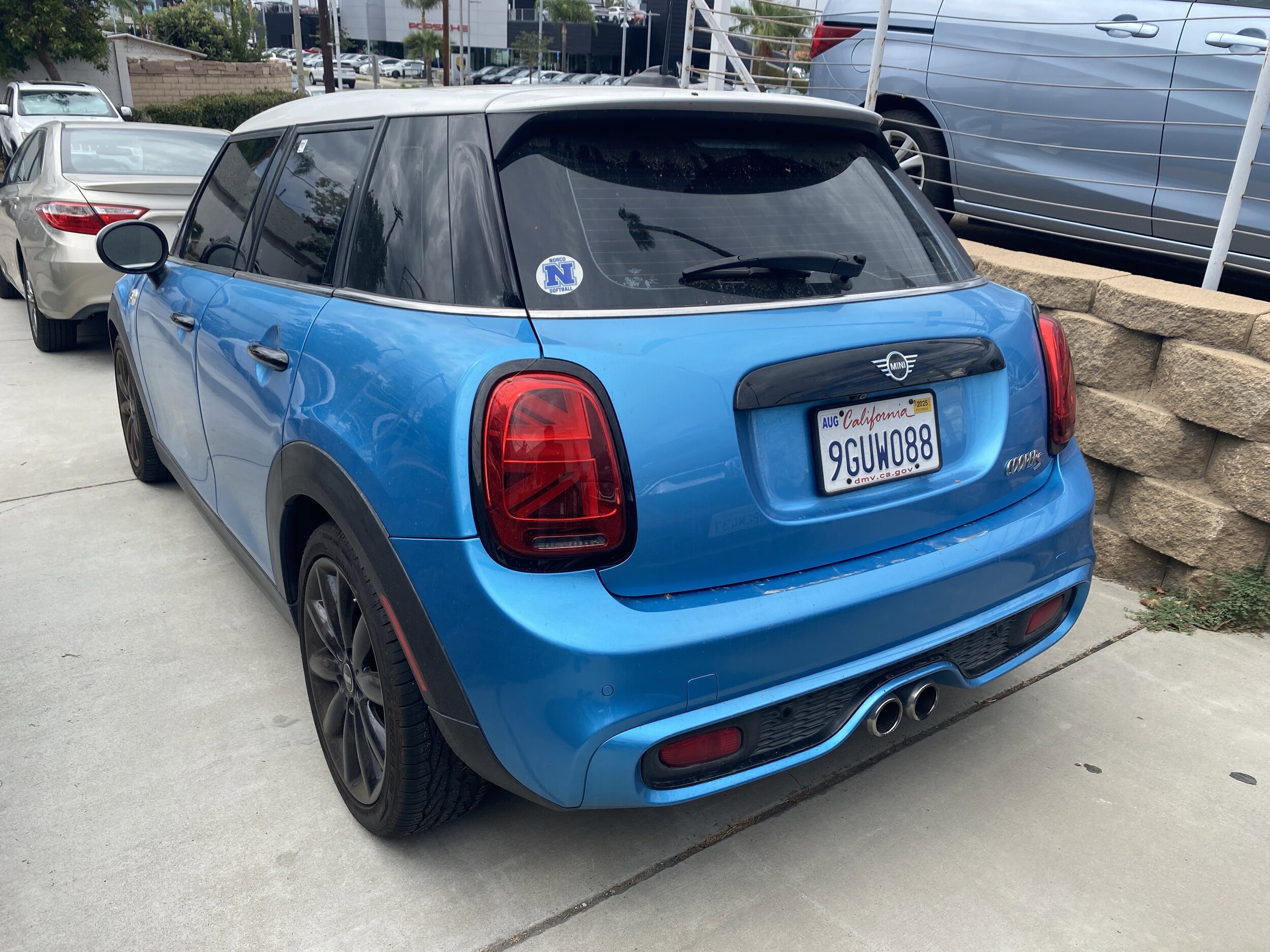 2019 Mini Cooper 4 Door Hardtop S photo 2