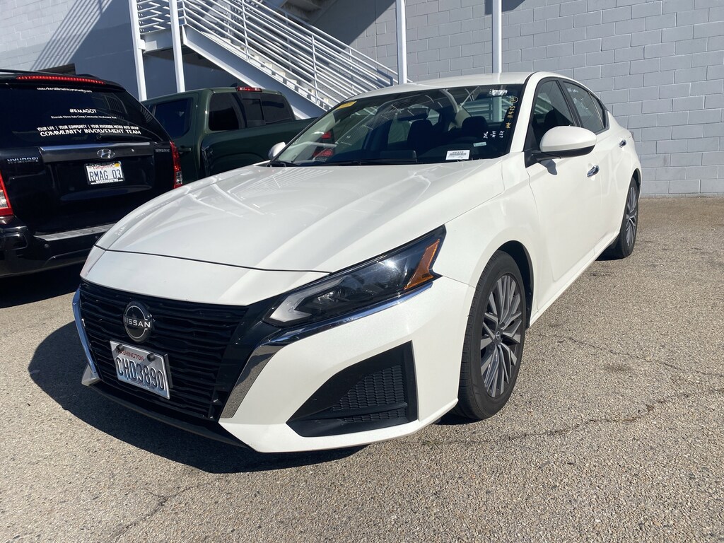 Used 2023 Nissan Altima 2.5 SV Sedan