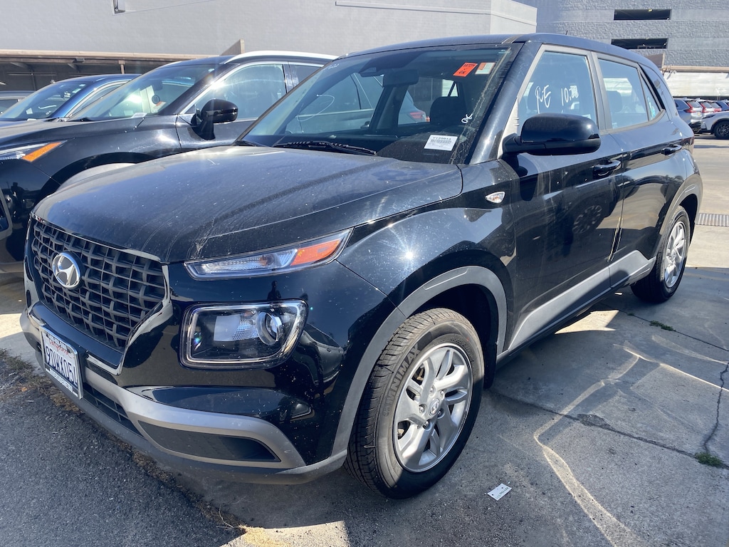 Used 2023 Hyundai Venue SE SUV