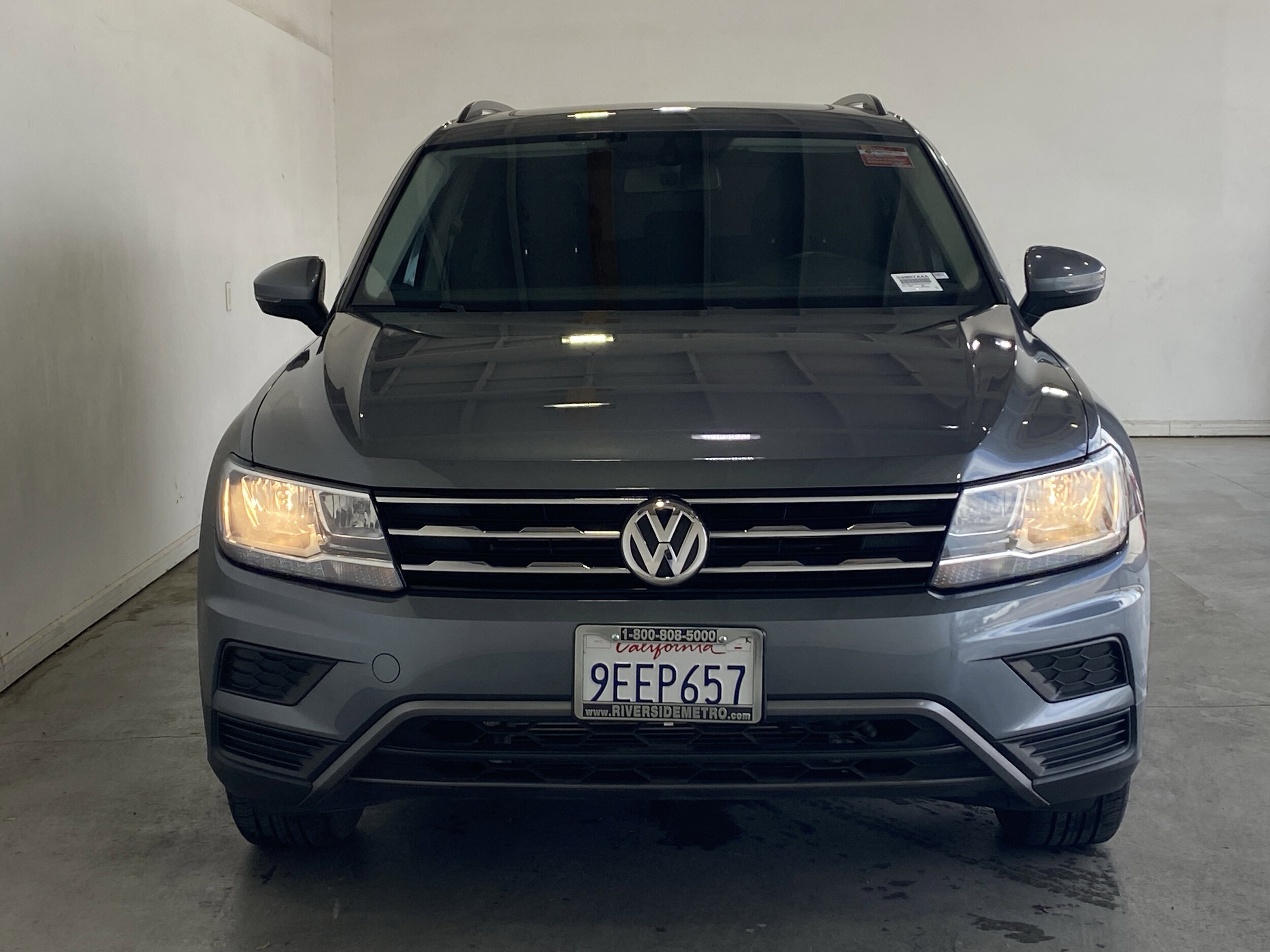 2020 Volkswagen Tiguan SE photo 2