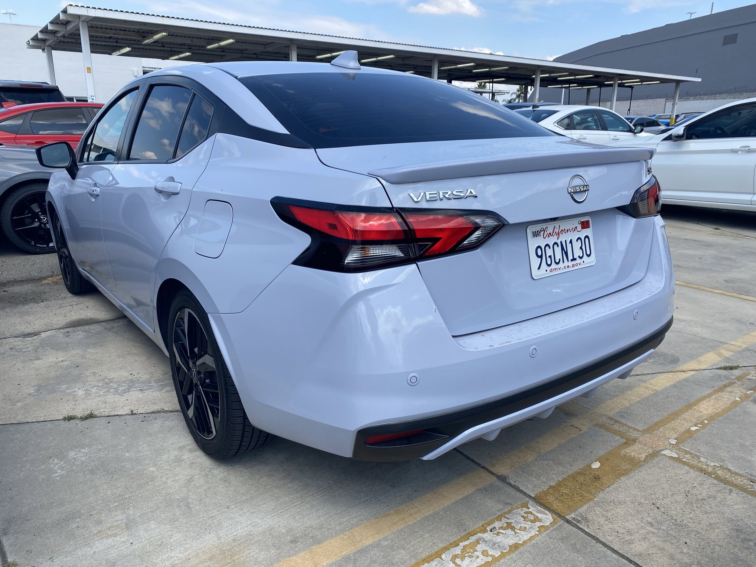 2023 Nissan Versa 1.6 SR photo 2
