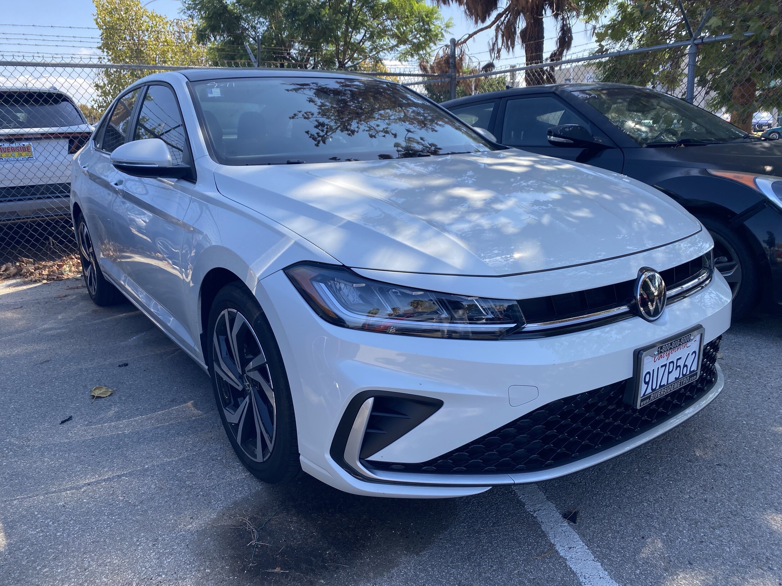 2025 Volkswagen Jetta 1.5T SEL photo 2