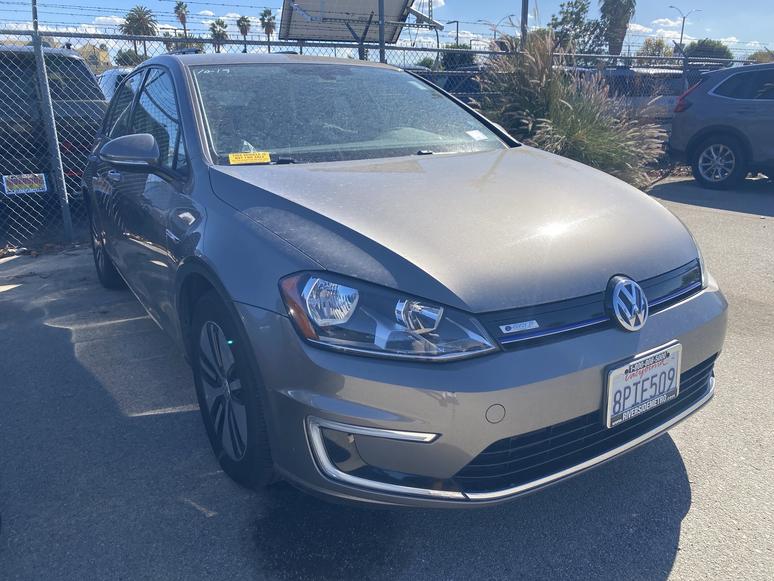 2016 Volkswagen e-Golf SE photo 2