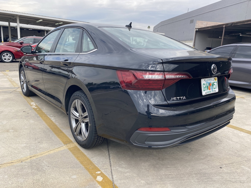 Used 2024 Volkswagen Jetta 1.5T SE Sedan