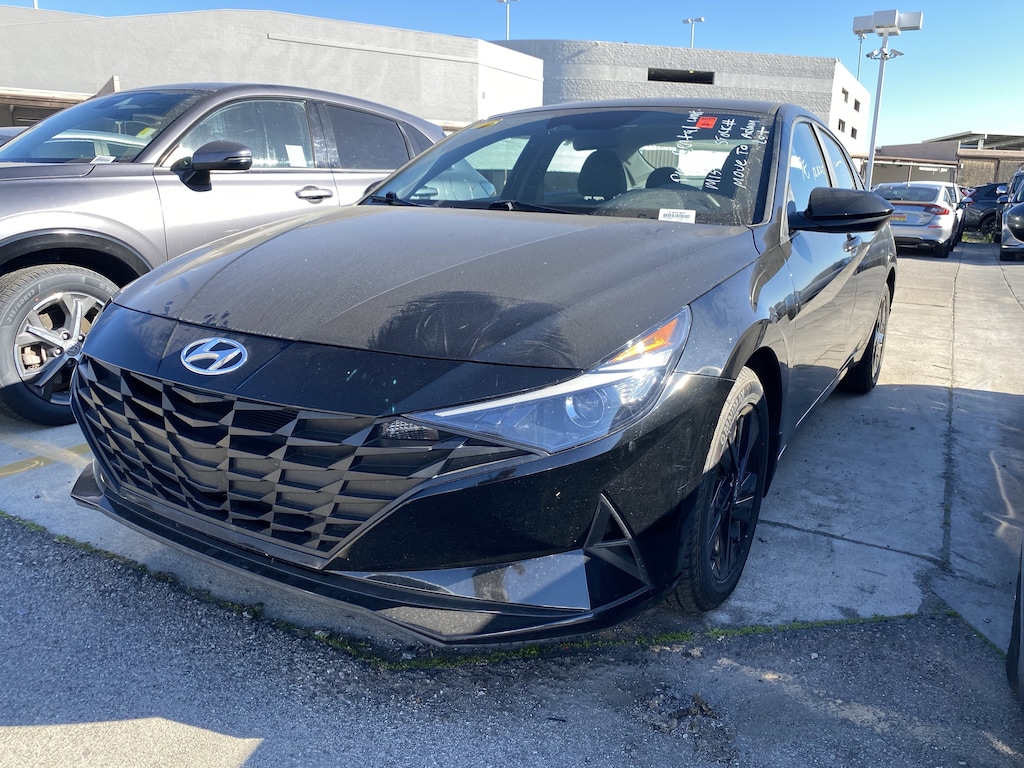 Used 2023 Hyundai Elantra SEL Sedan