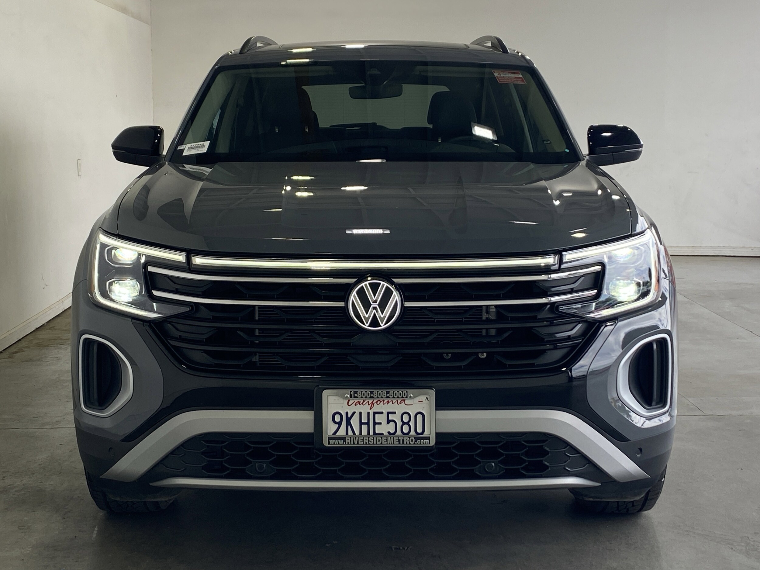 2024 Volkswagen Atlas Peak Edition SE Technology photo 2