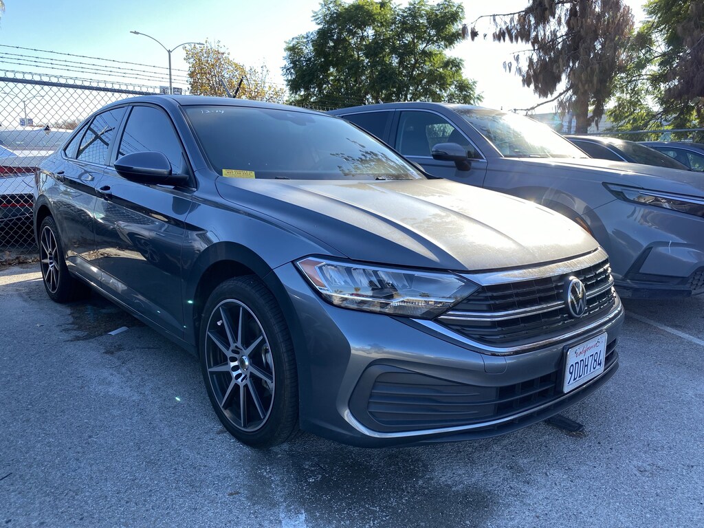 Used 2023 Volkswagen Jetta 1.5T SE Sedan