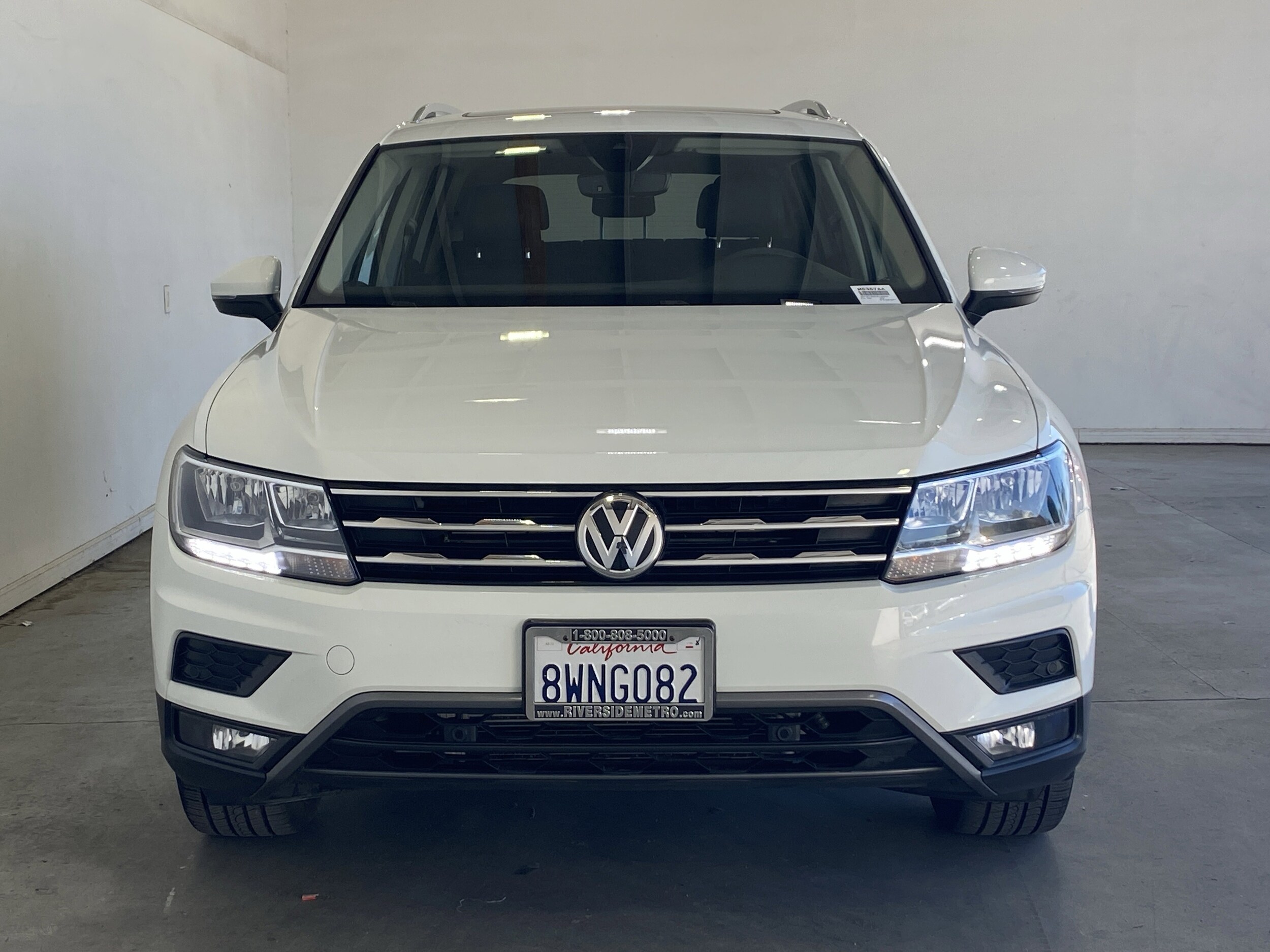 2020 Volkswagen Tiguan SEL photo 2