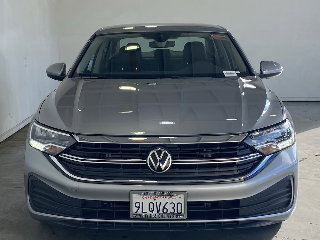 Used 2024 Volkswagen Jetta 1.5T SE Sedan