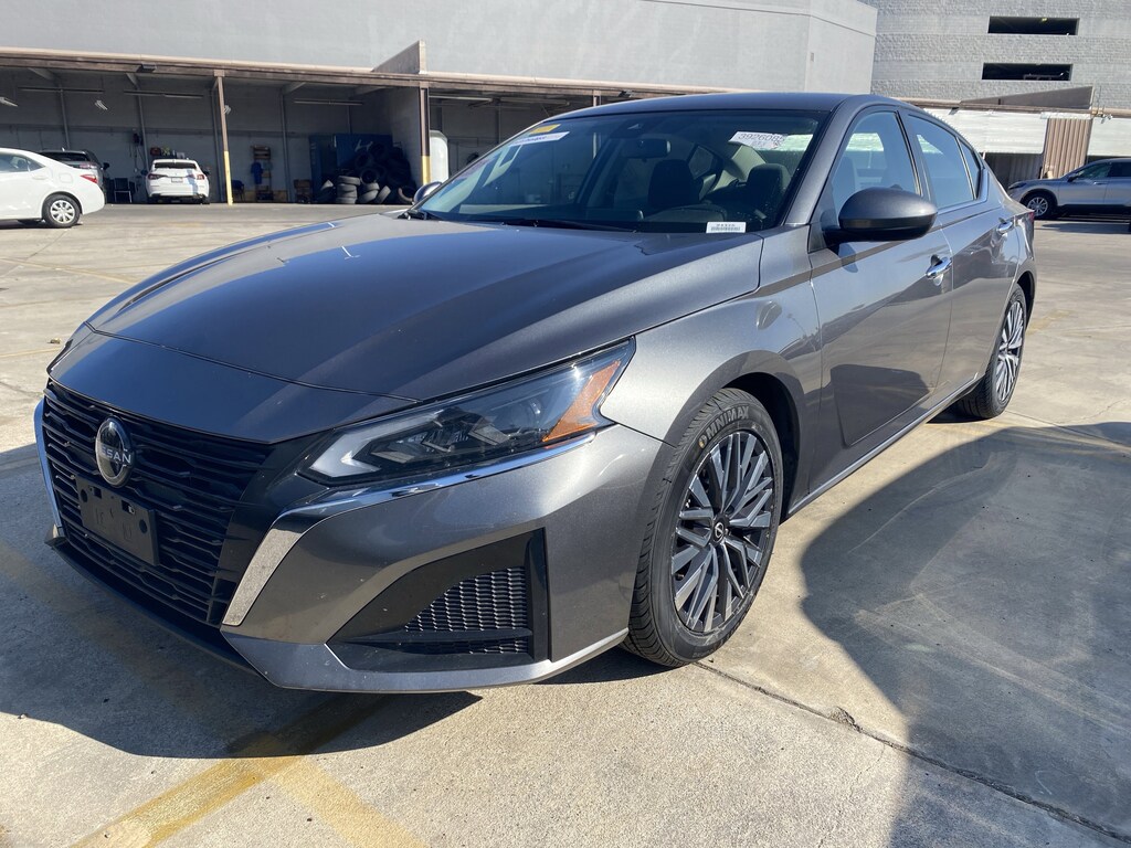 Used 2023 Nissan Altima 2.5 SV Sedan