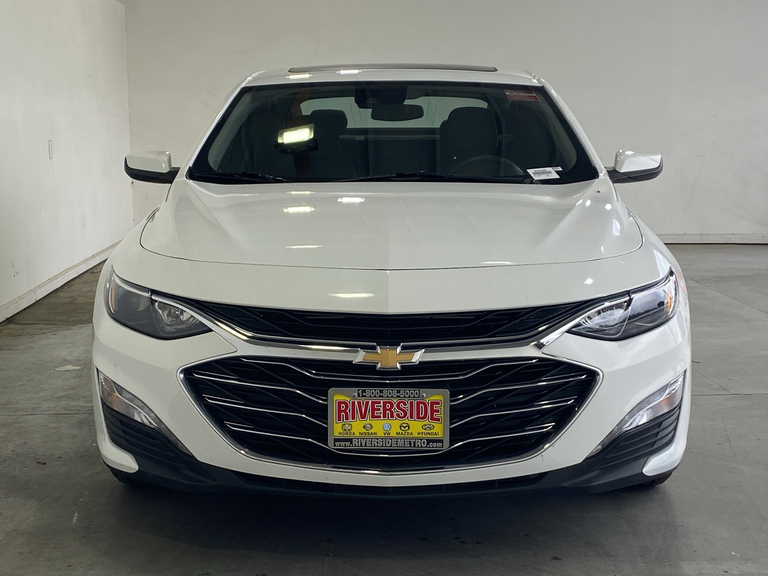 2024 Chevrolet Malibu 1LT photo 2