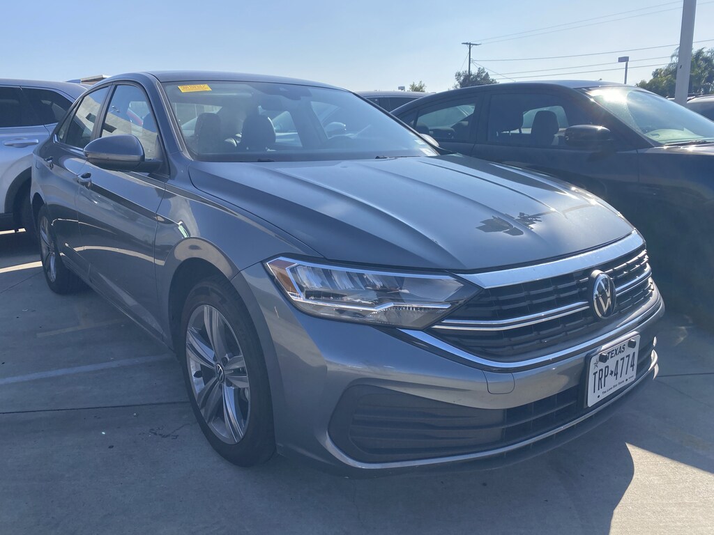 Used 2024 Volkswagen Jetta 1.5T SE Sedan