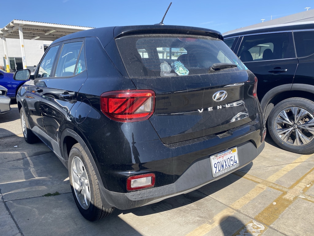 Used 2023 Hyundai Venue SE SUV