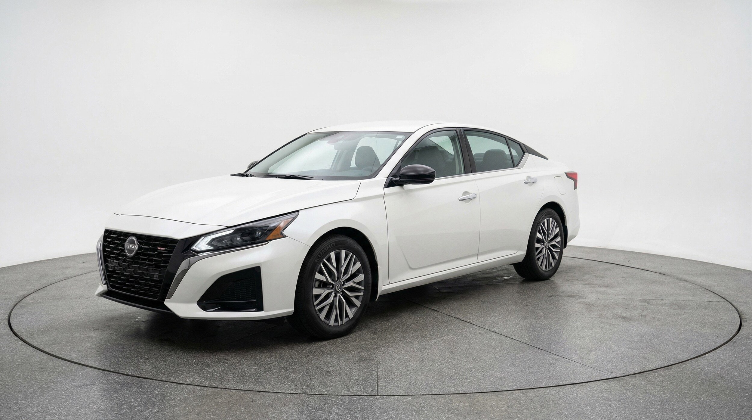 Thumbnail: 2025 Nissan Altima - 3