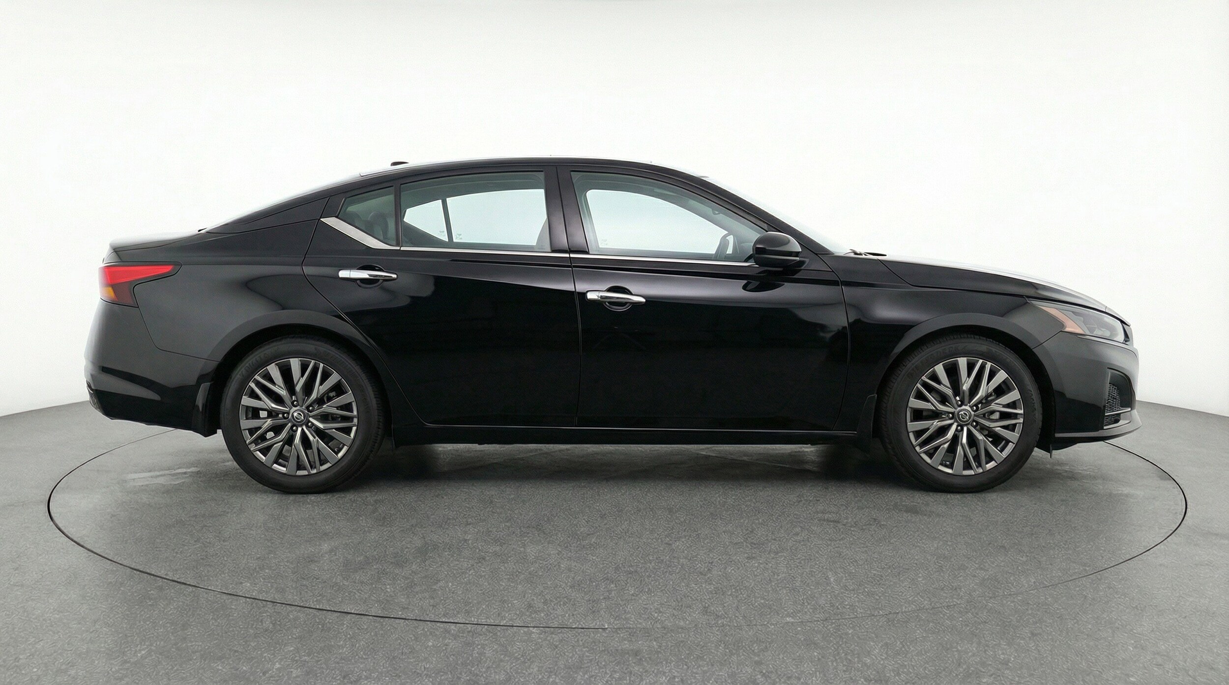 Thumbnail: 2025 Nissan Altima - 11