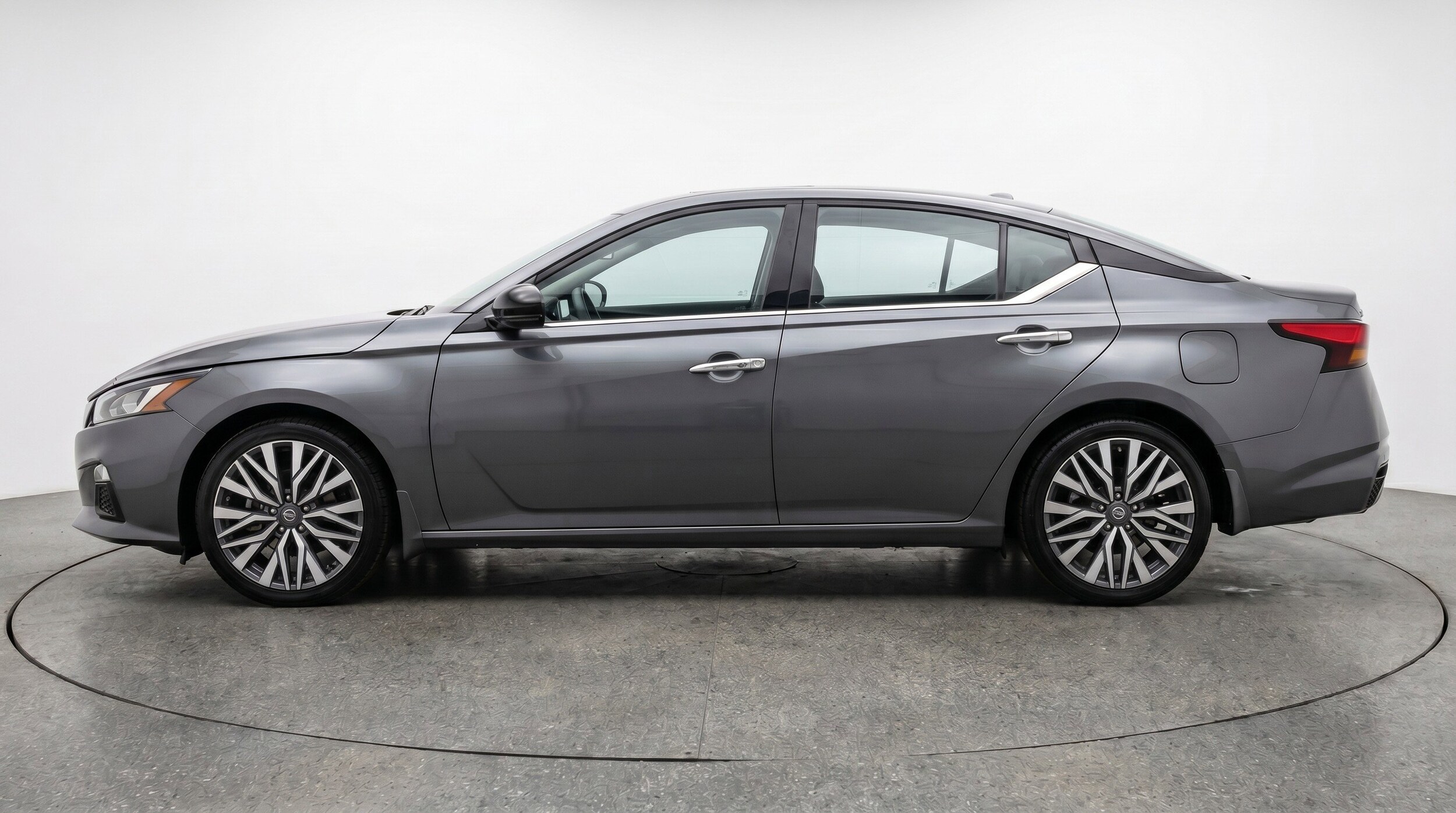 Thumbnail: 2025 Nissan Altima - 5