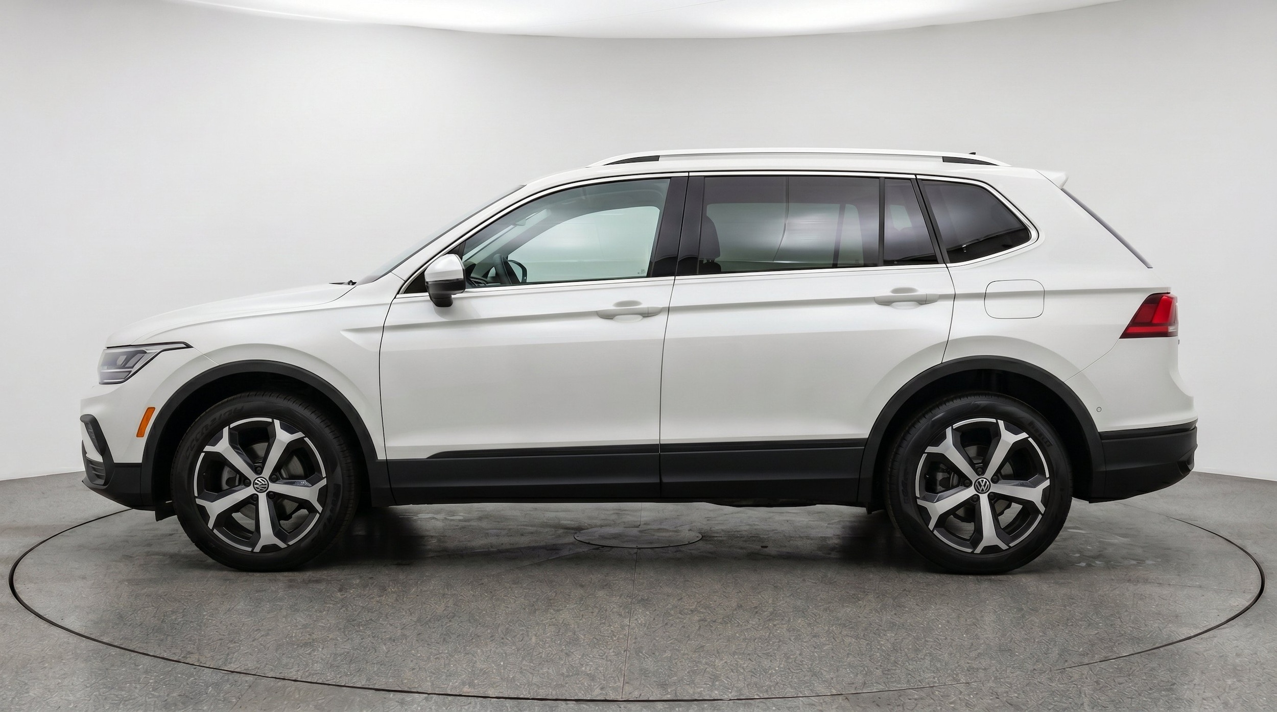 Thumbnail: 2026 Volkswagen Tiguan - 5