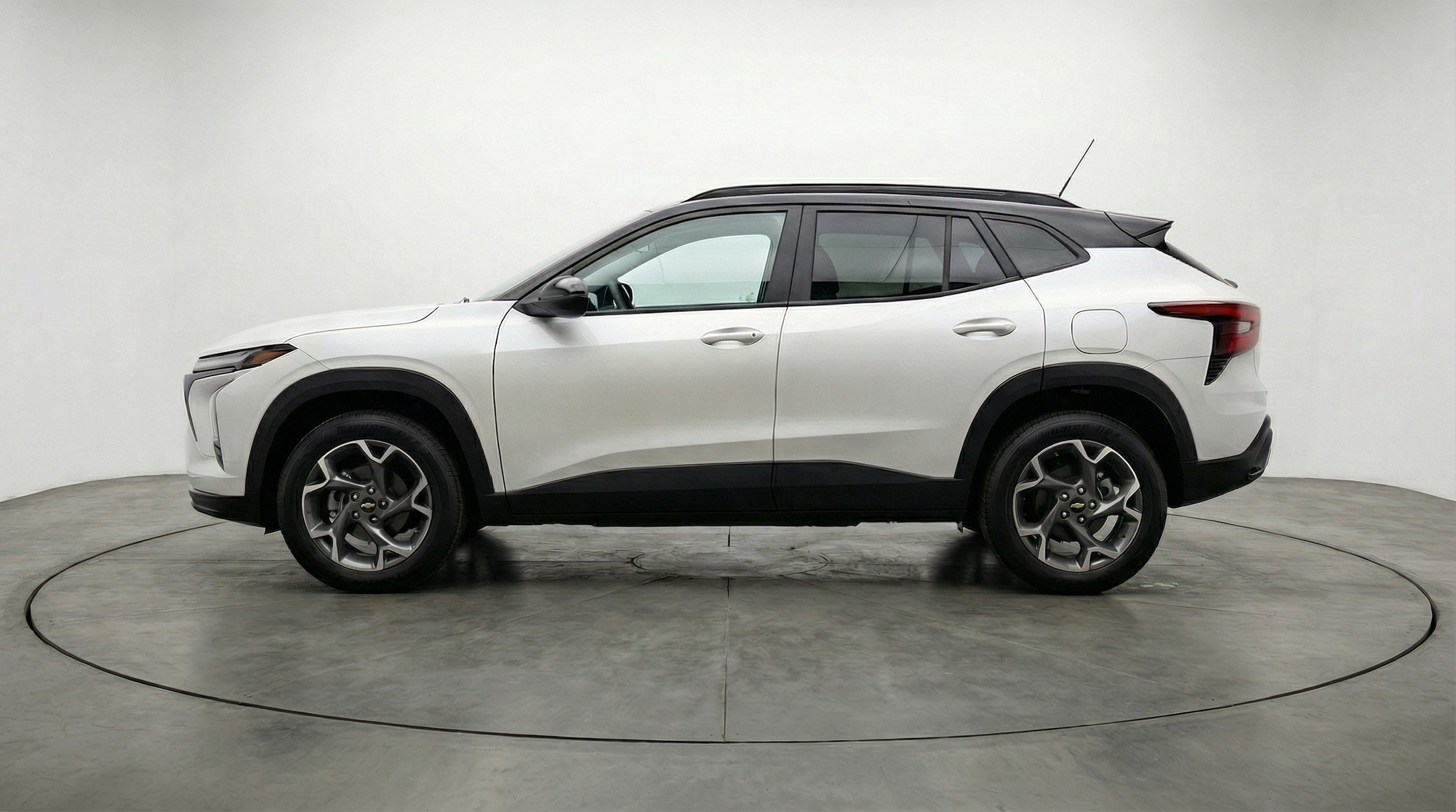 Thumbnail: 2025 Chevrolet Trax - 4