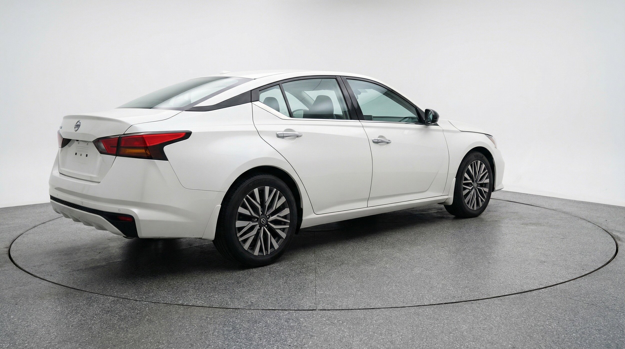 Thumbnail: 2025 Nissan Altima - 9