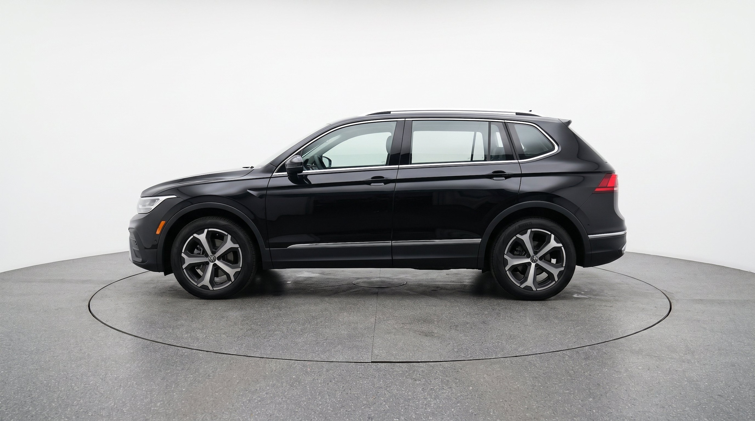 Thumbnail: 2026 Volkswagen Tiguan - 5
