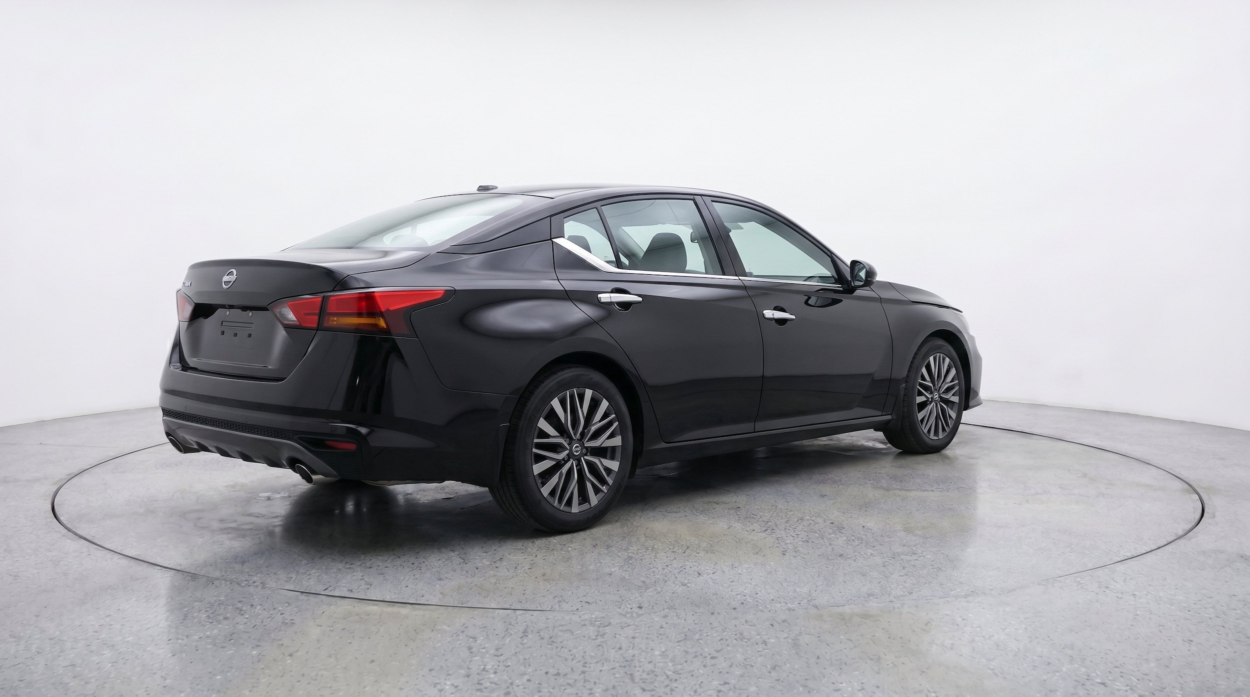 Thumbnail: 2025 Nissan Altima - 9