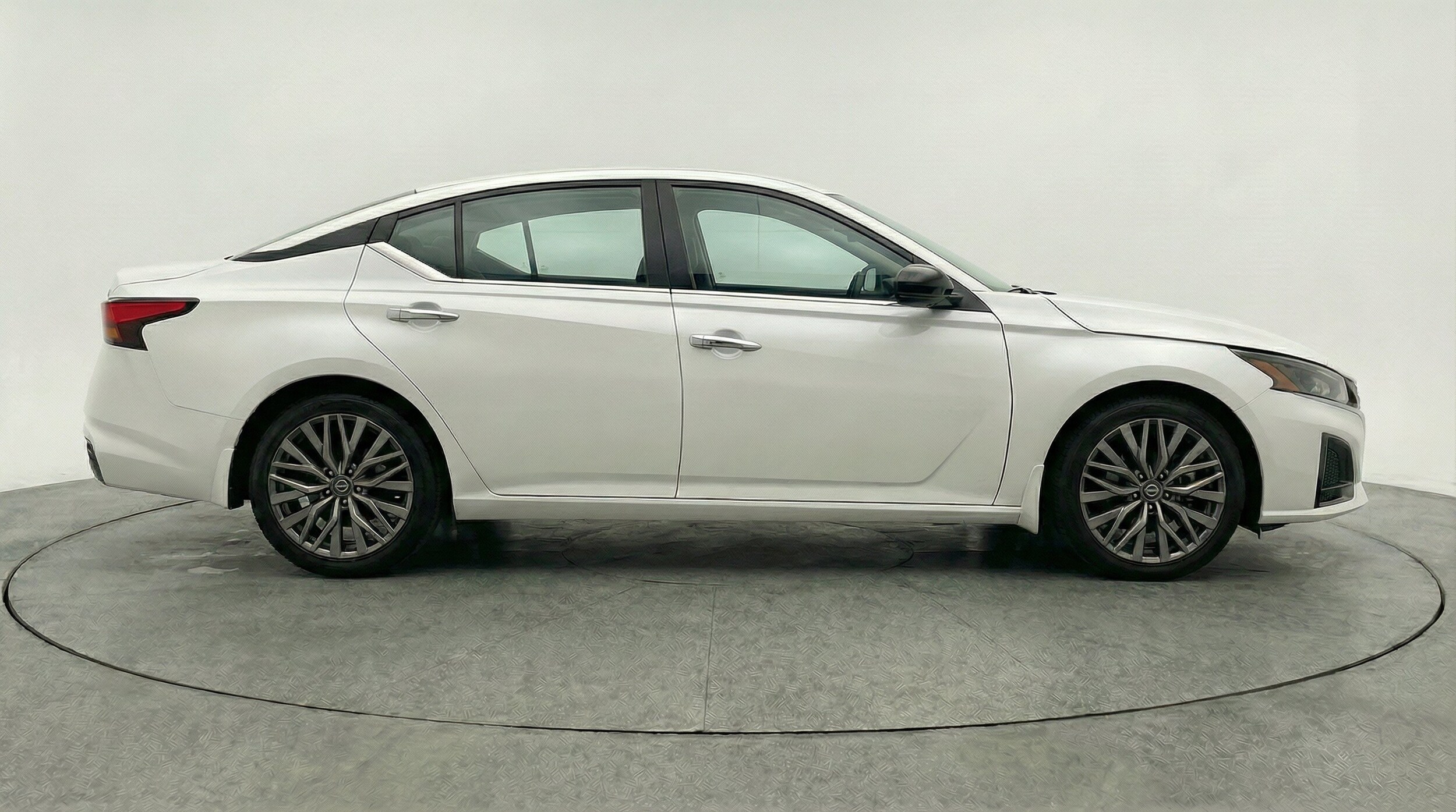Thumbnail: 2025 Nissan Altima - 10