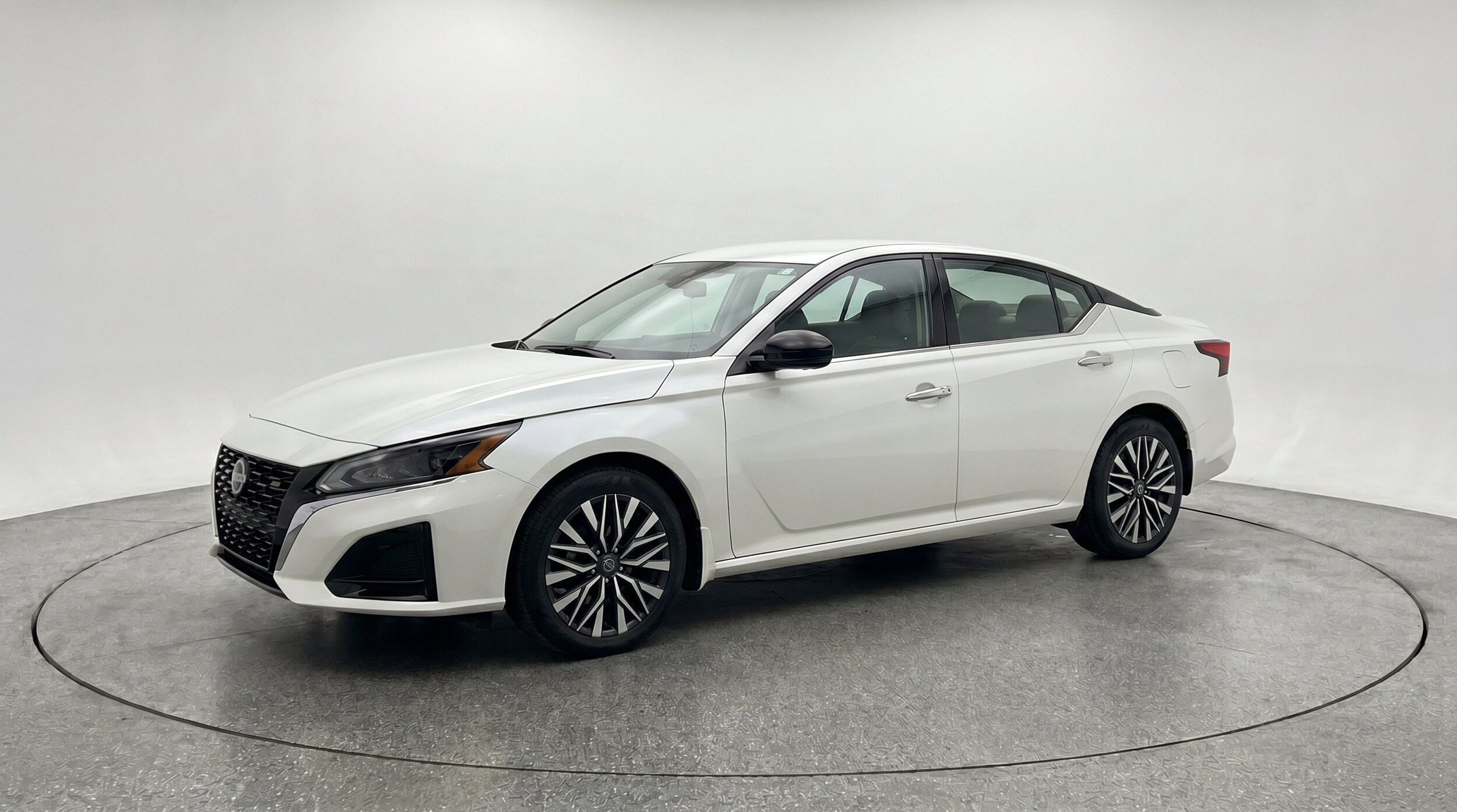 Thumbnail: 2025 Nissan Altima - 3