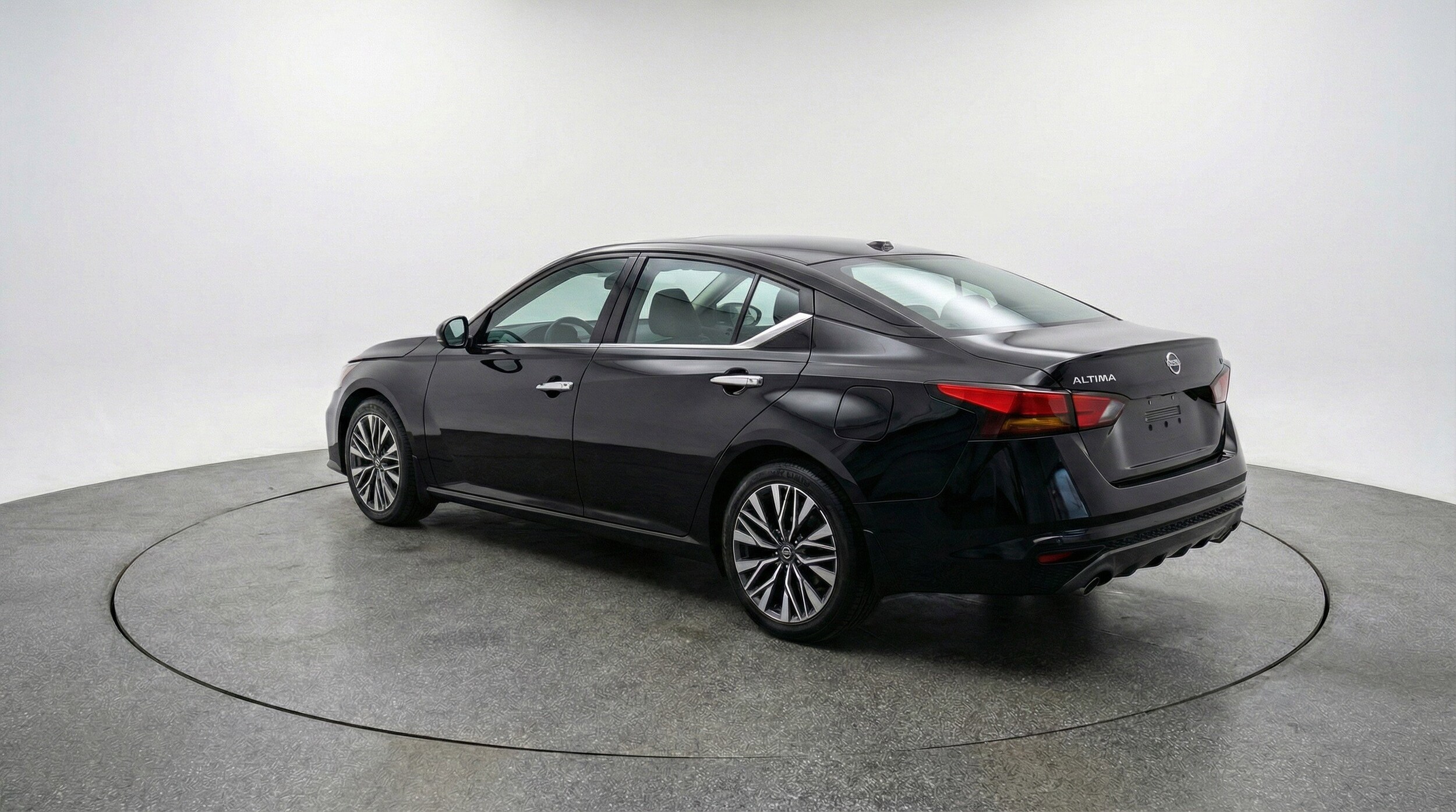 Thumbnail: 2025 Nissan Altima - 6