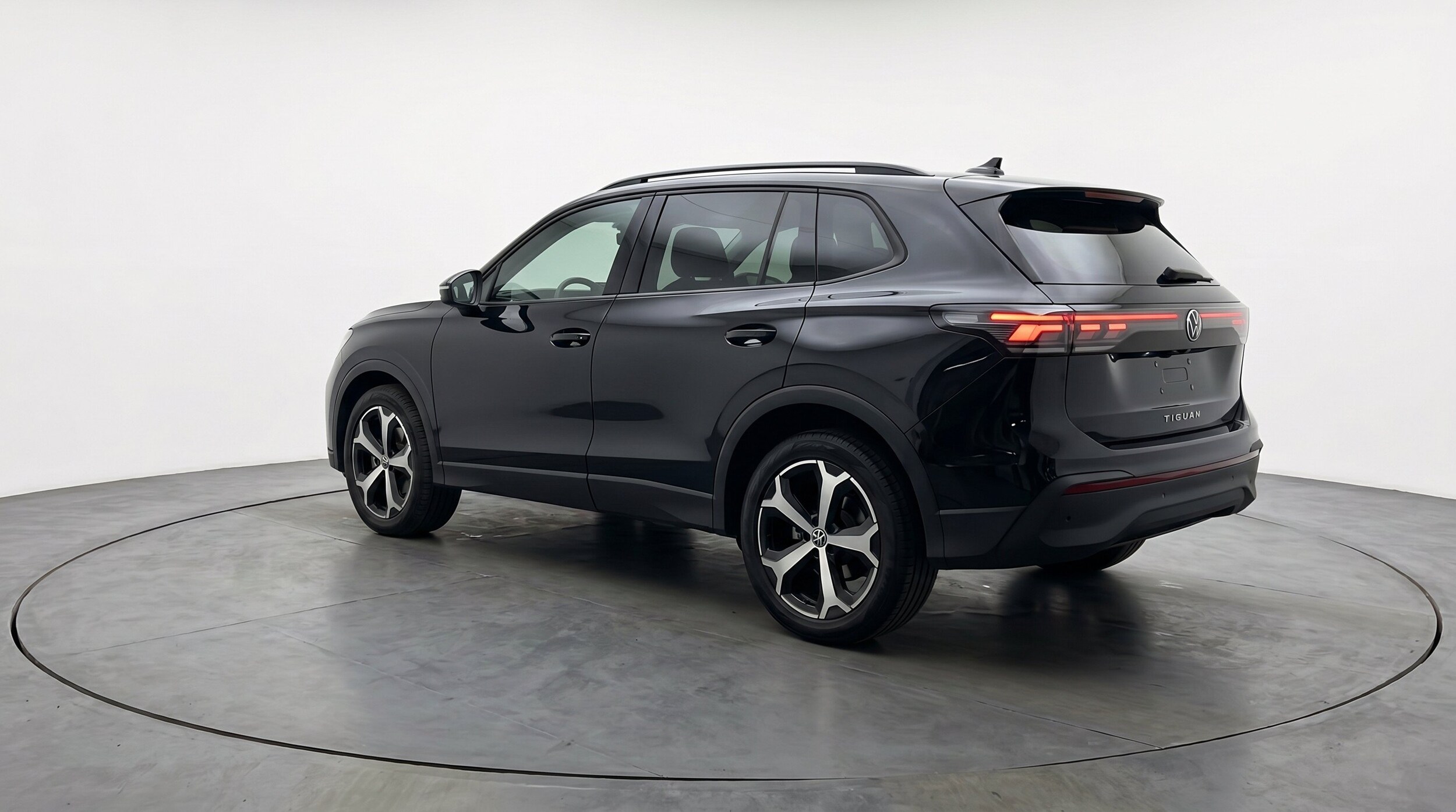 Thumbnail: 2026 Volkswagen Tiguan - 6