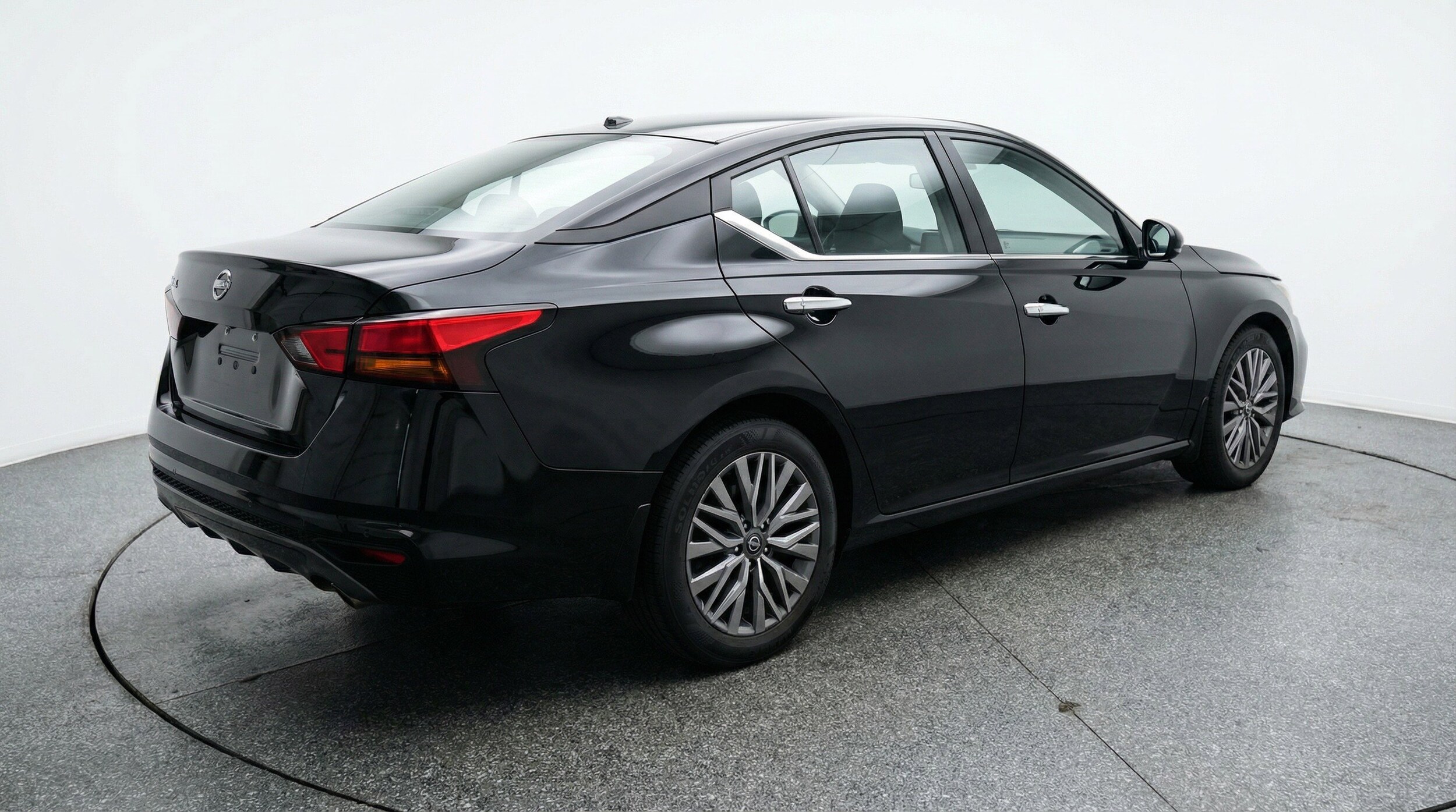 Thumbnail: 2025 Nissan Altima - 9