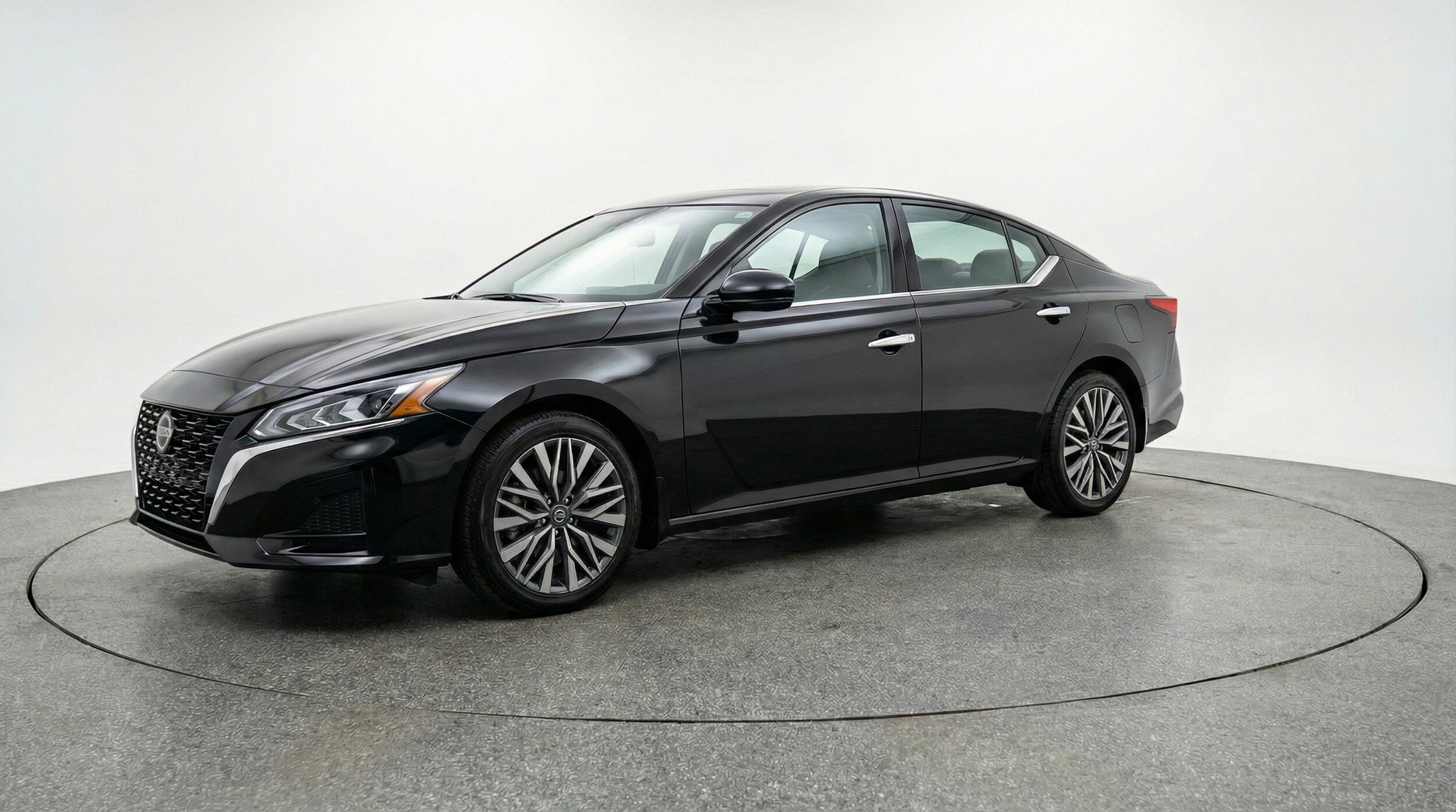 Thumbnail: 2025 Nissan Altima - 3