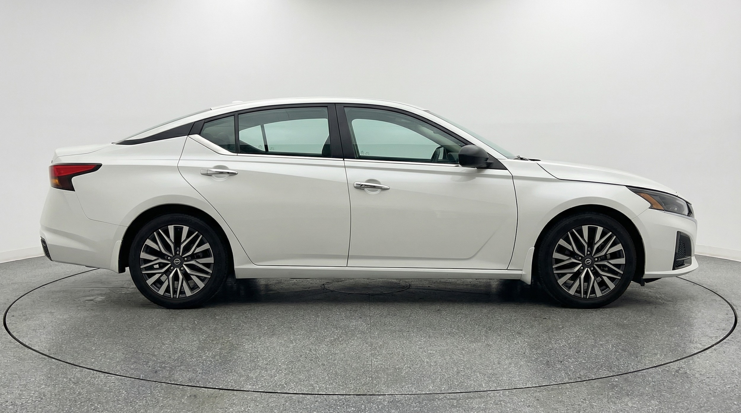 Thumbnail: 2025 Nissan Altima - 8