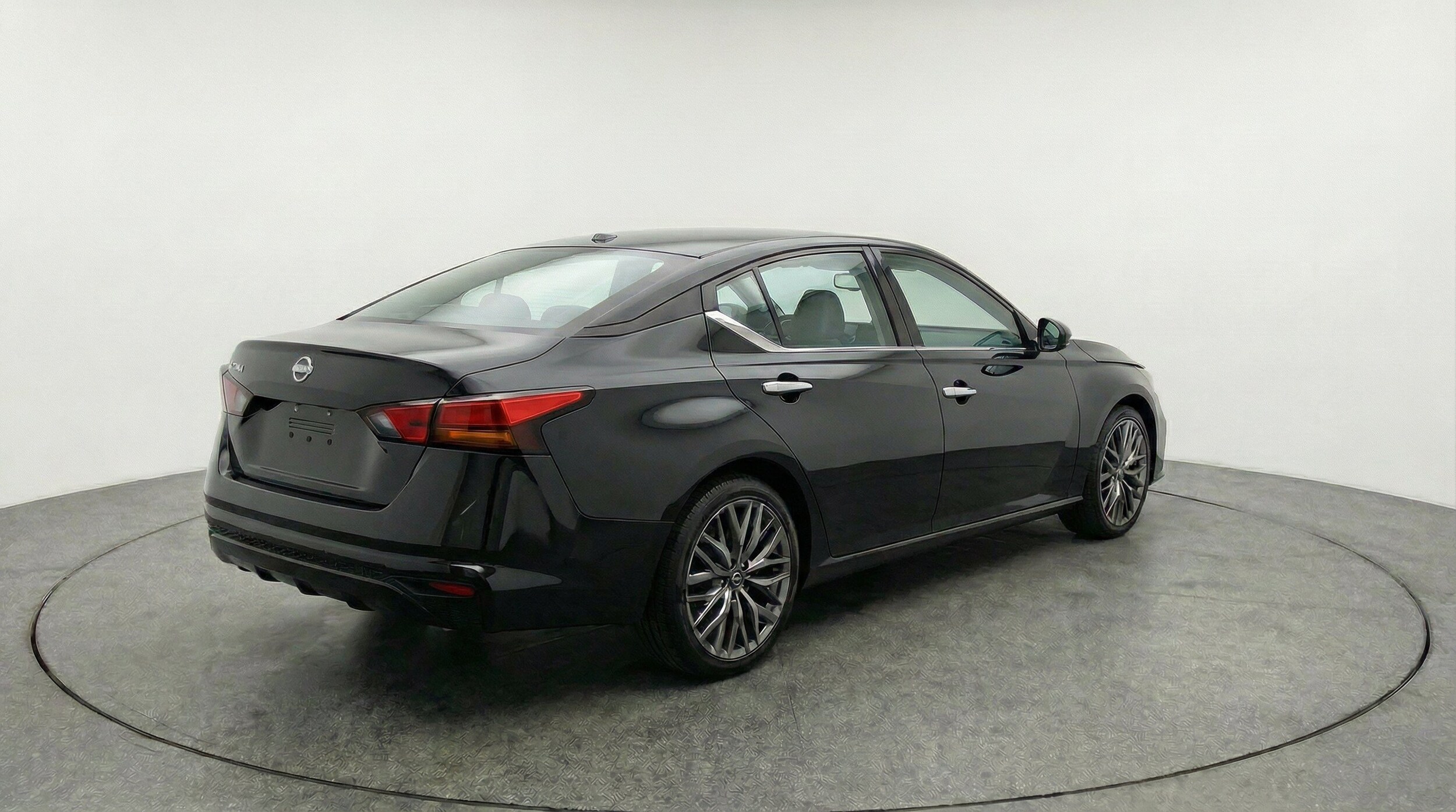 Thumbnail: 2025 Nissan Altima - 9