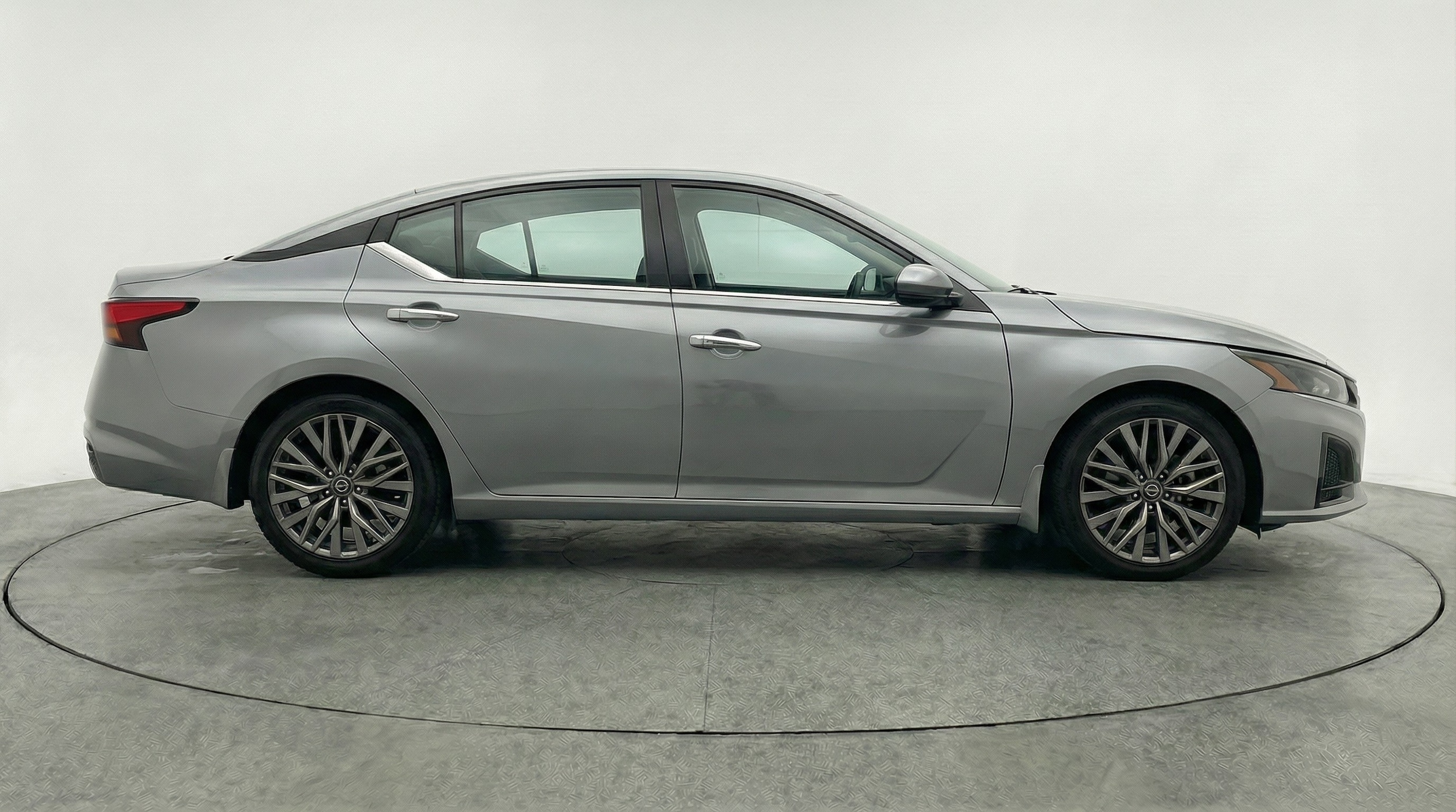 Thumbnail: 2025 Nissan Altima - 8