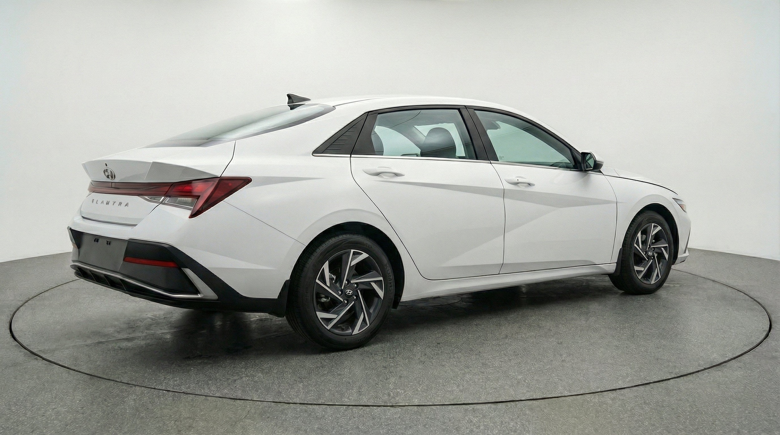 Thumbnail: 2025 Hyundai Elantra - 9