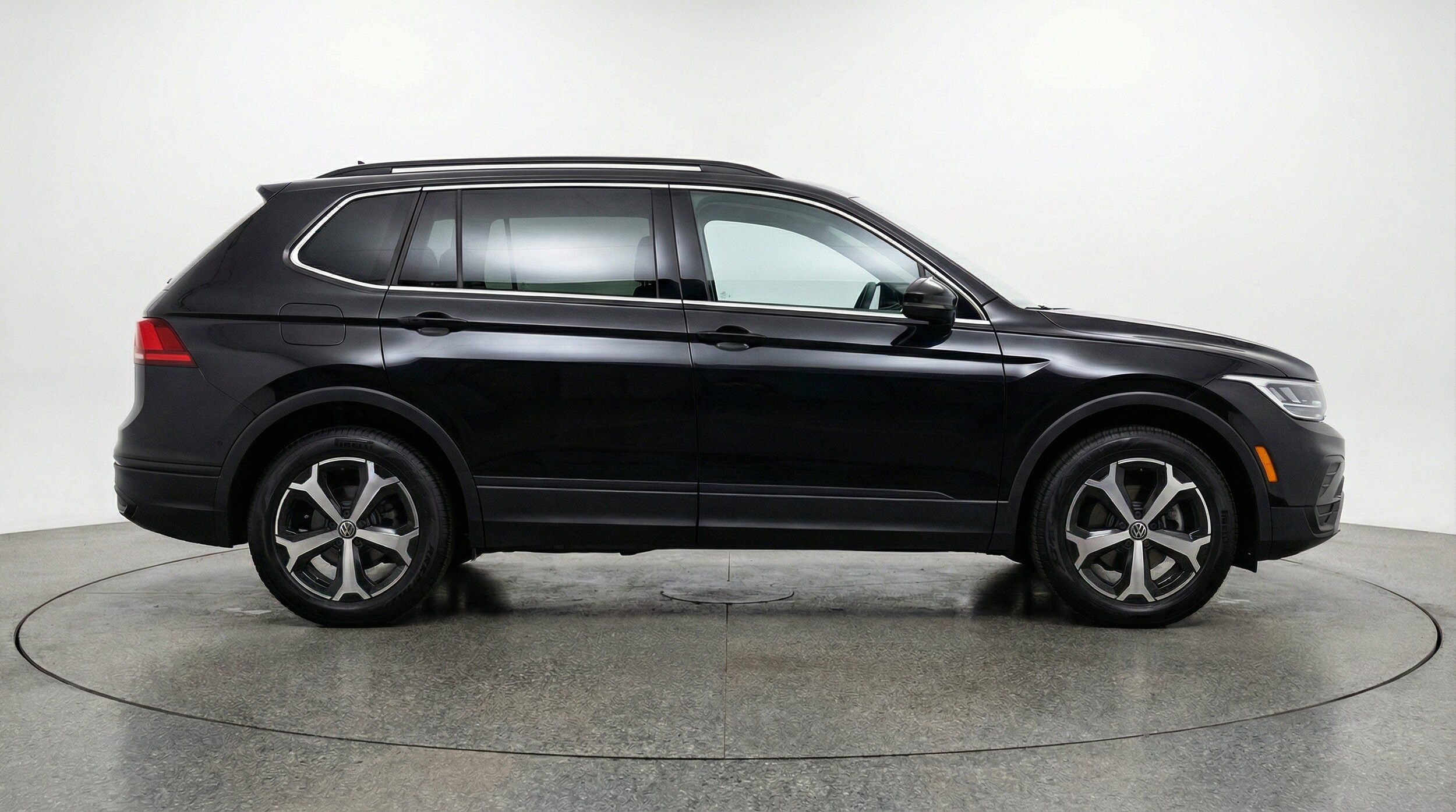 Thumbnail: 2026 Volkswagen Tiguan - 11
