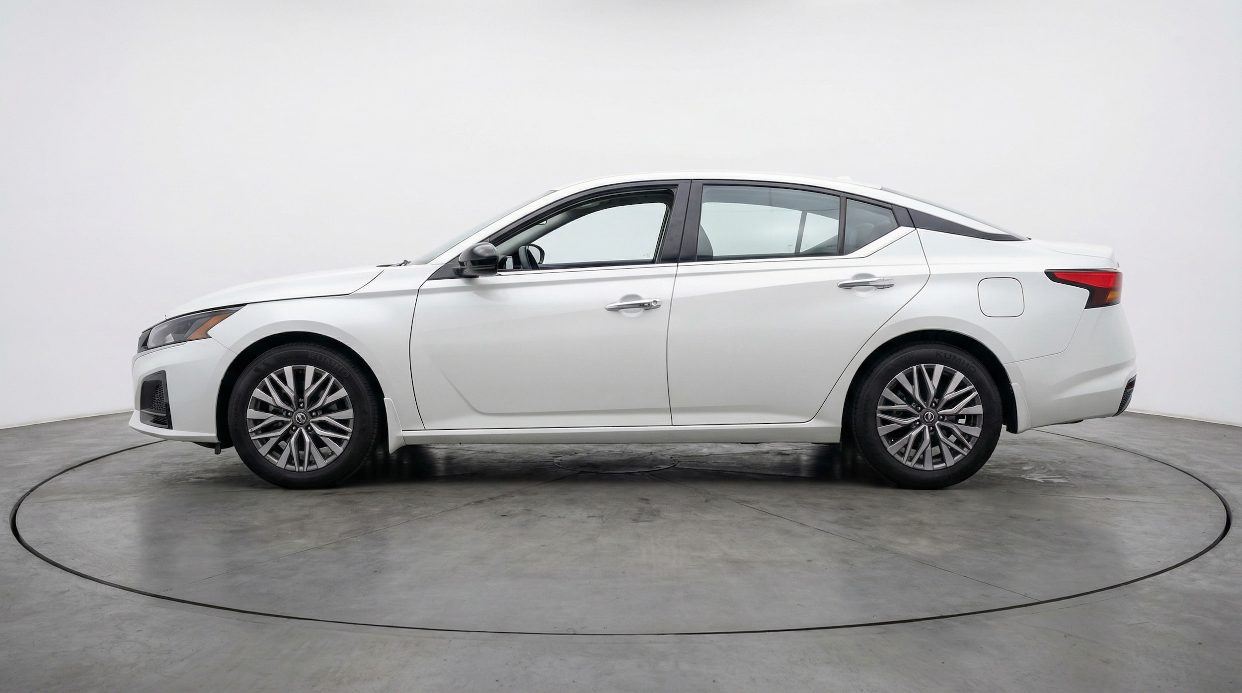 Thumbnail: 2025 Nissan Altima - 4