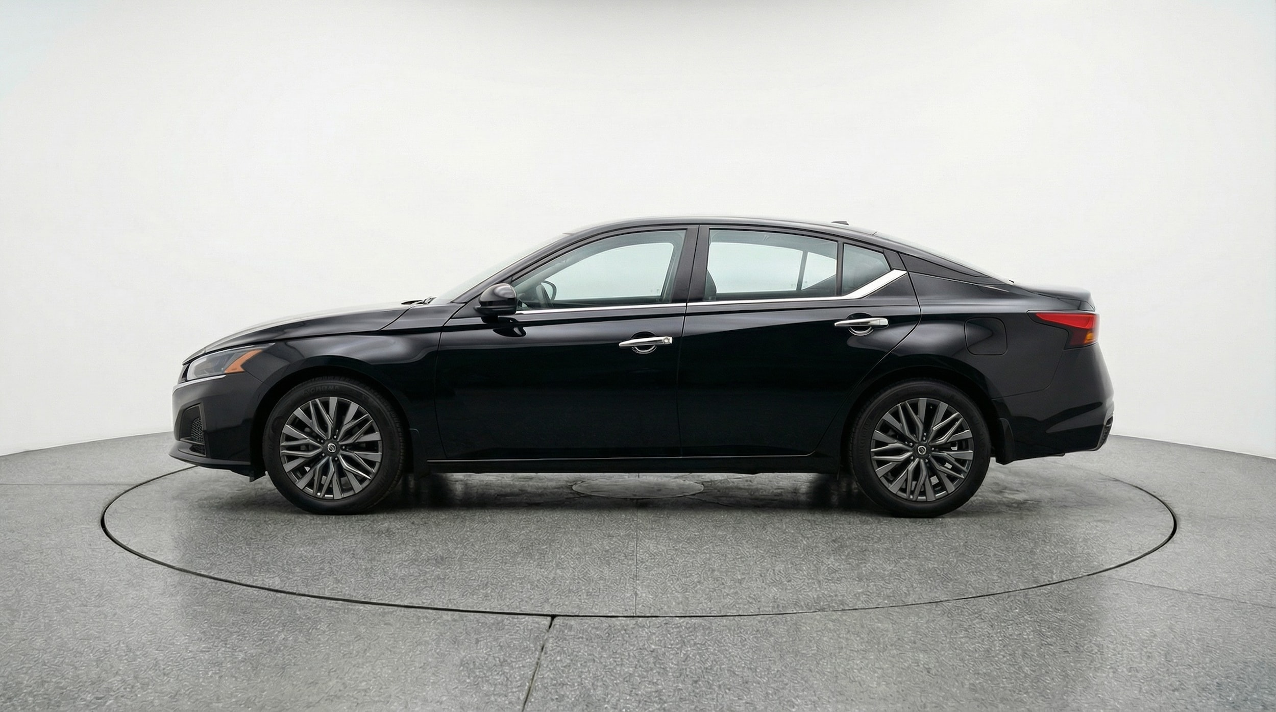 Thumbnail: 2025 Nissan Altima - 4