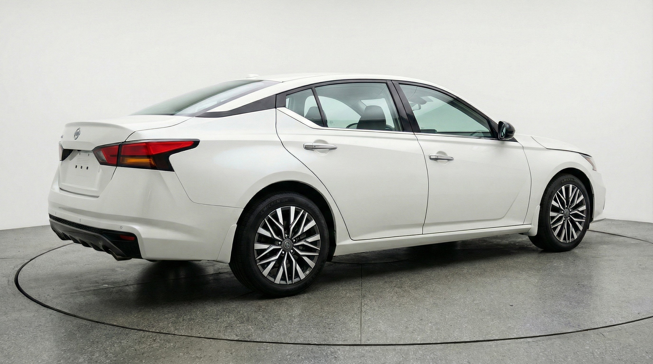 Thumbnail: 2025 Nissan Altima - 9