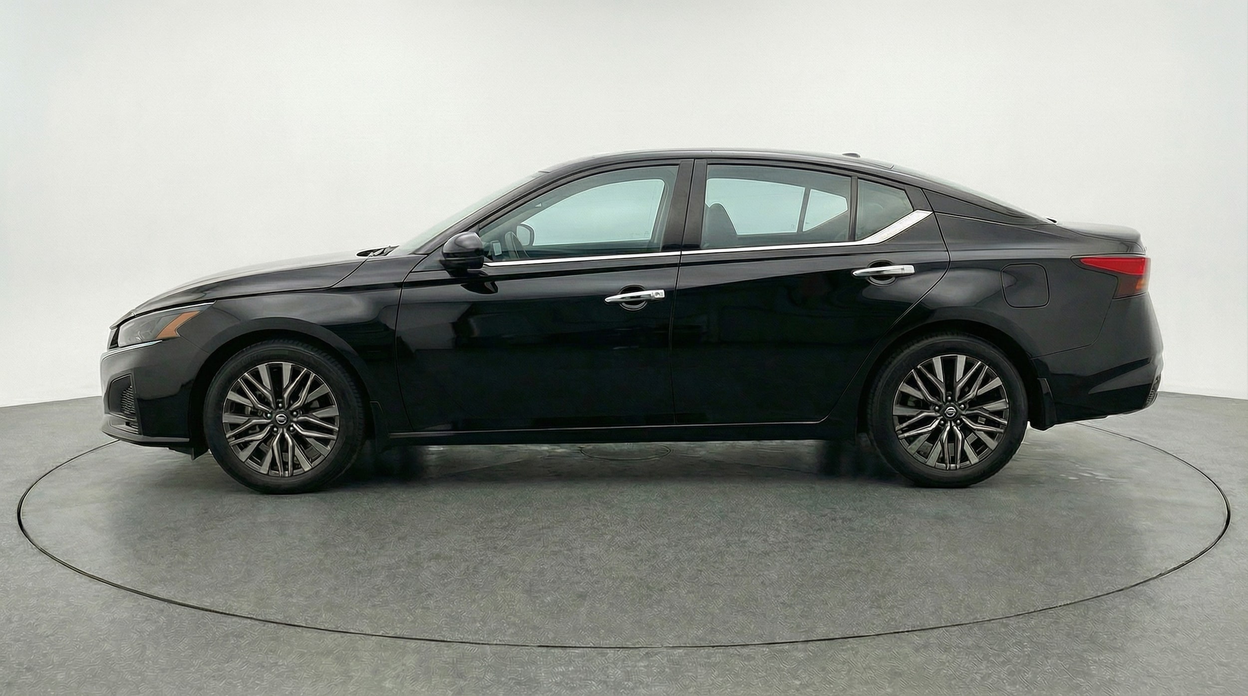 Thumbnail: 2025 Nissan Altima - 4