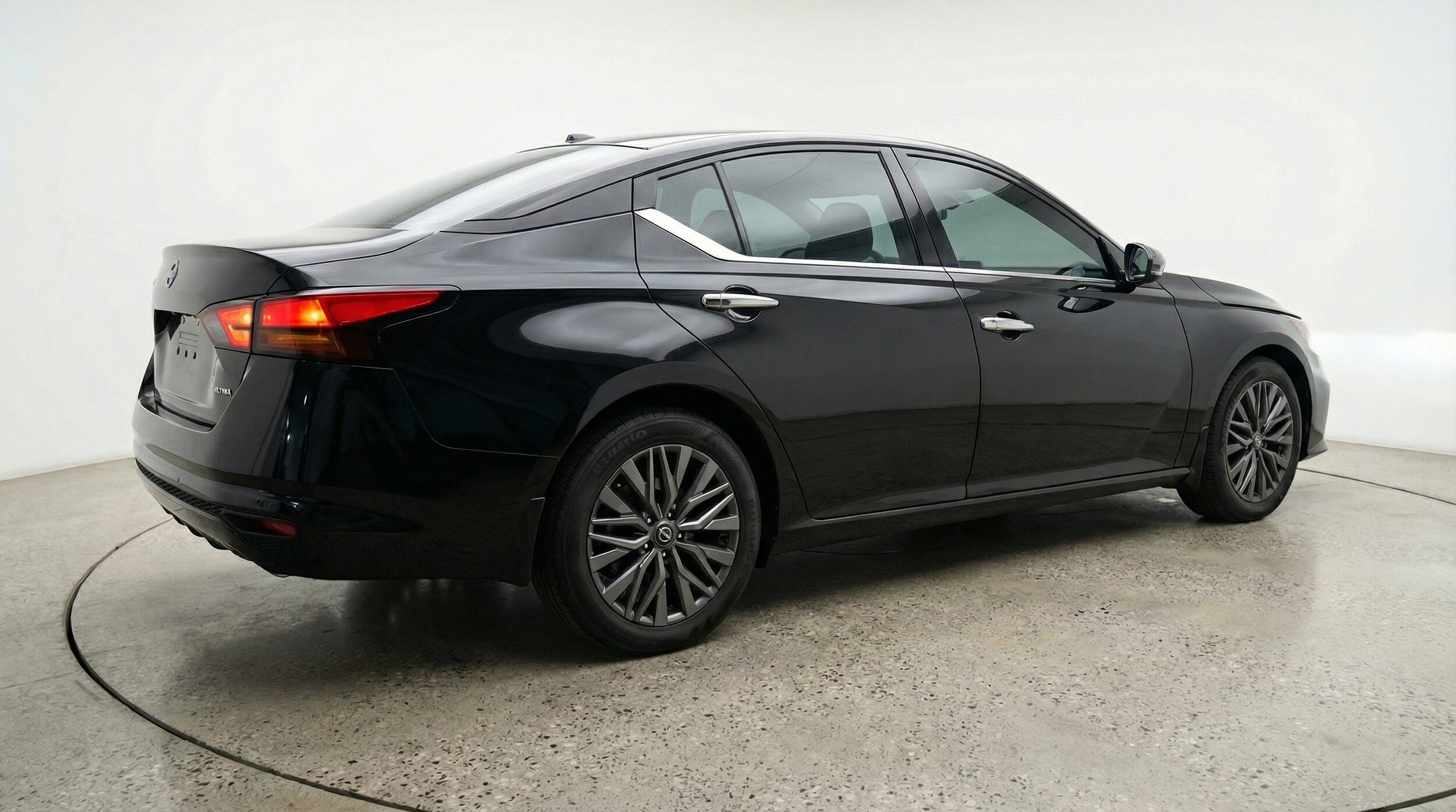 Thumbnail: 2025 Nissan Altima - 9