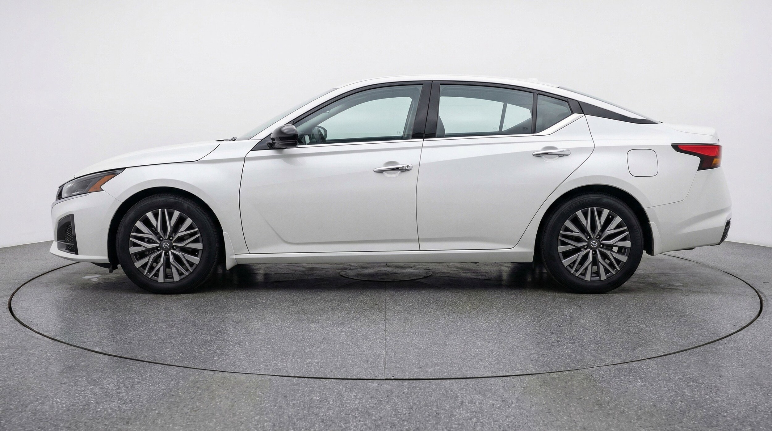 Thumbnail: 2025 Nissan Altima - 5