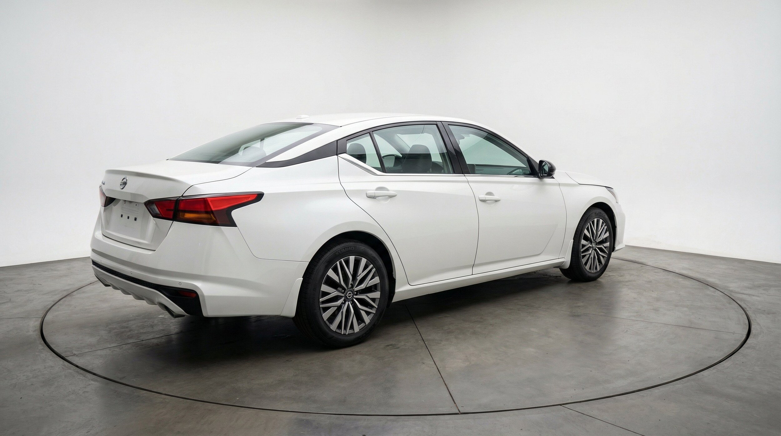 Thumbnail: 2025 Nissan Altima - 9